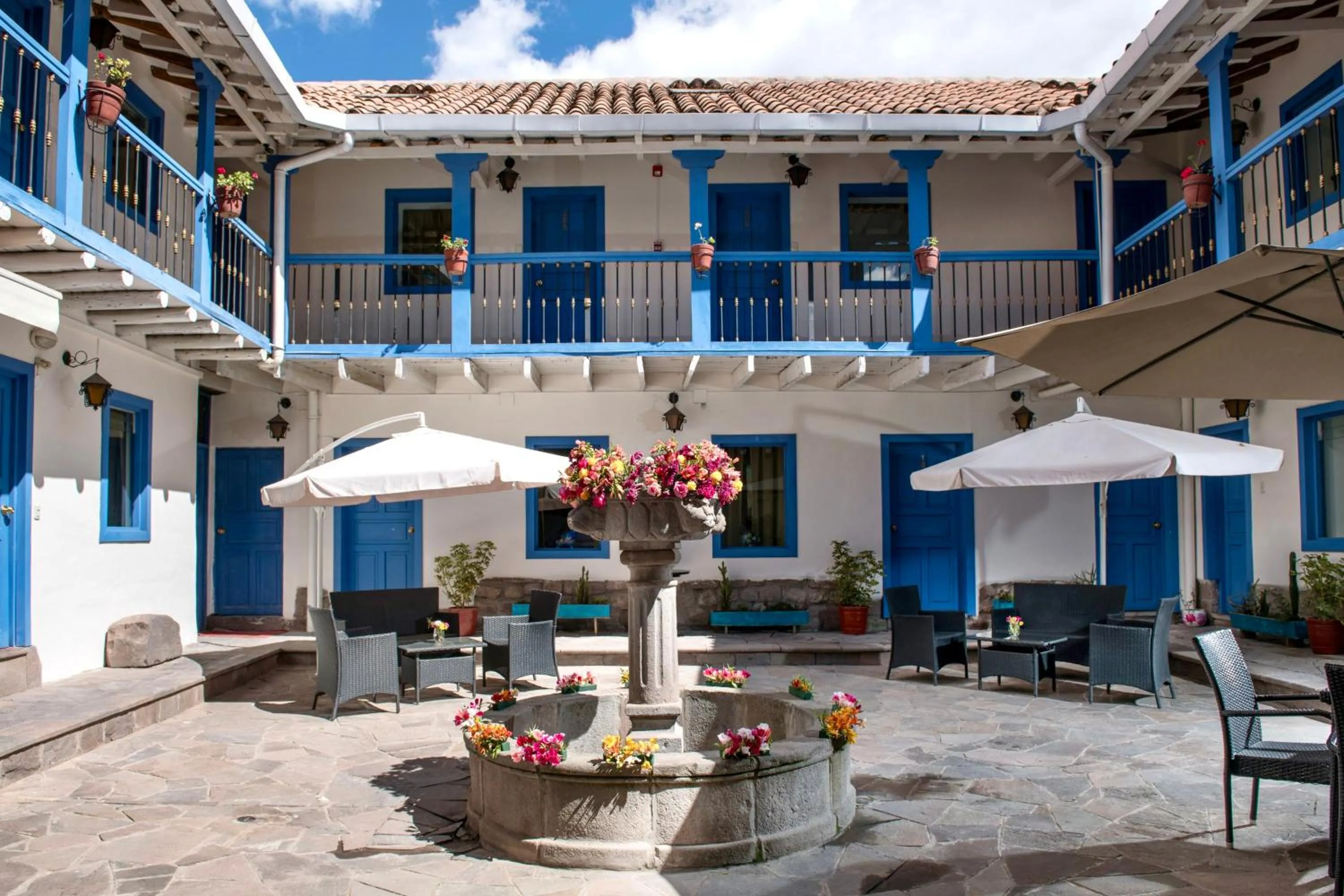 Property building in Inkarri Regocijo Plaza