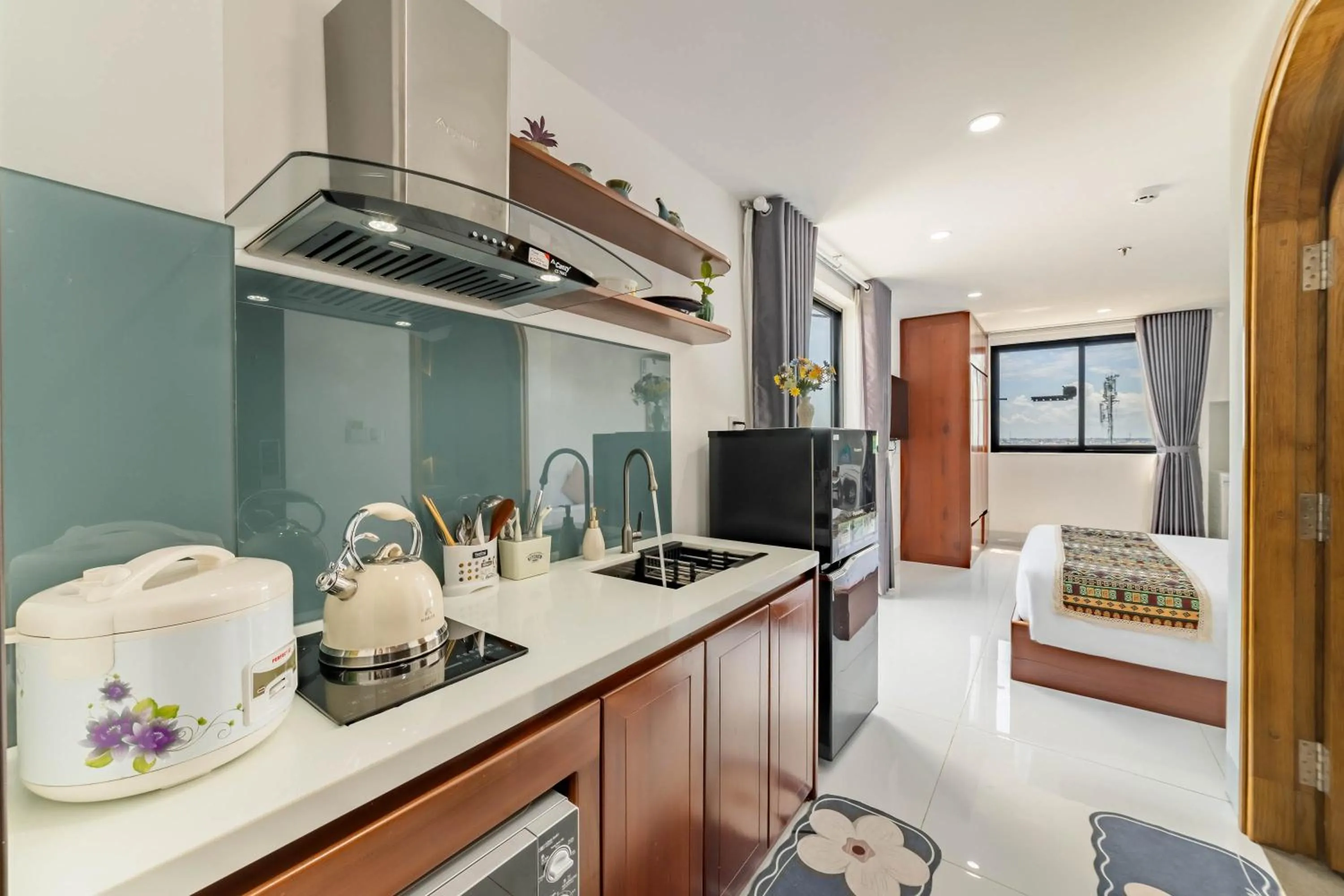 Kitchen or kitchenette in MTR Apartment & Hotel