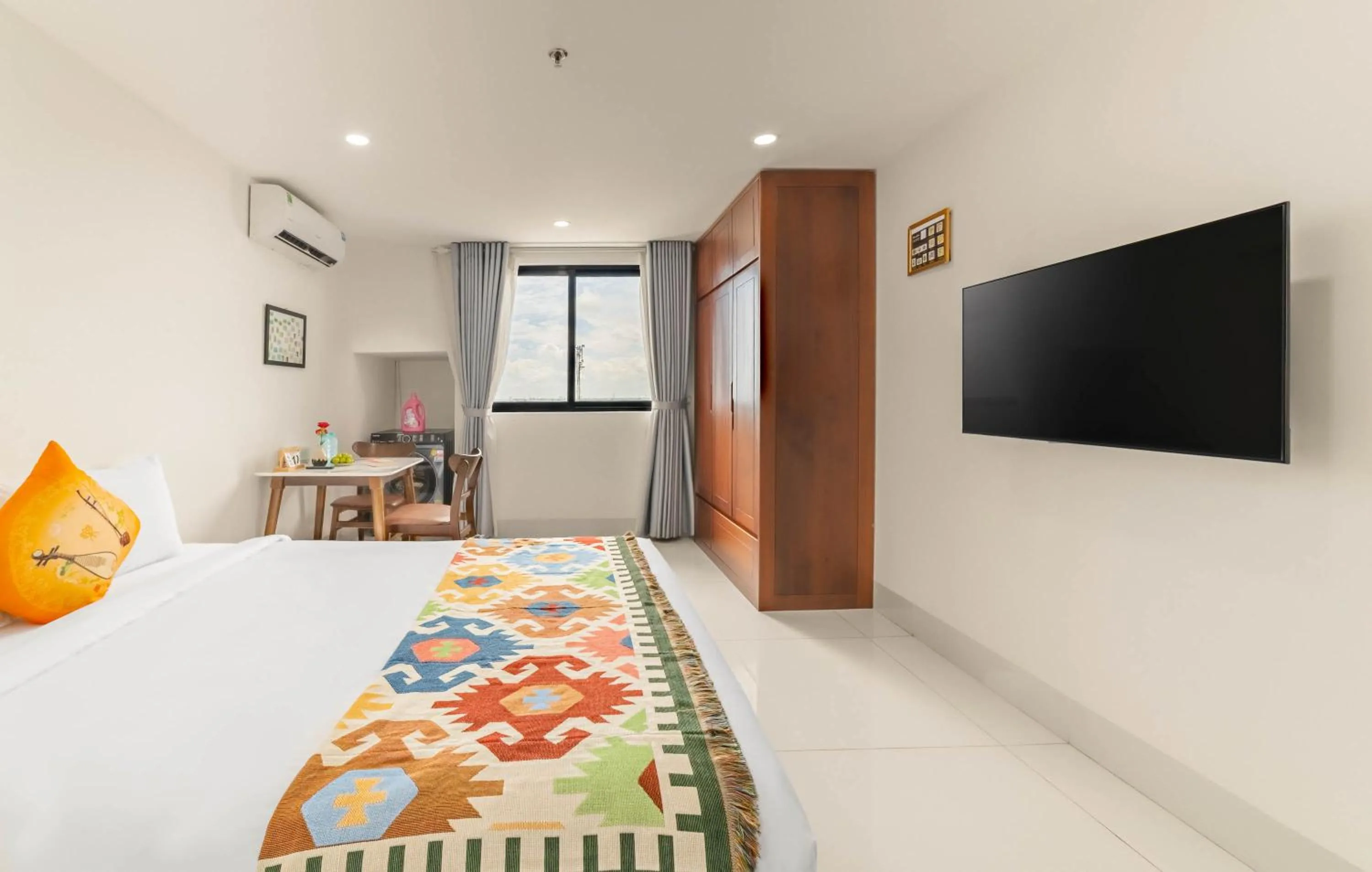 Bed in MTR Apartment & Hotel