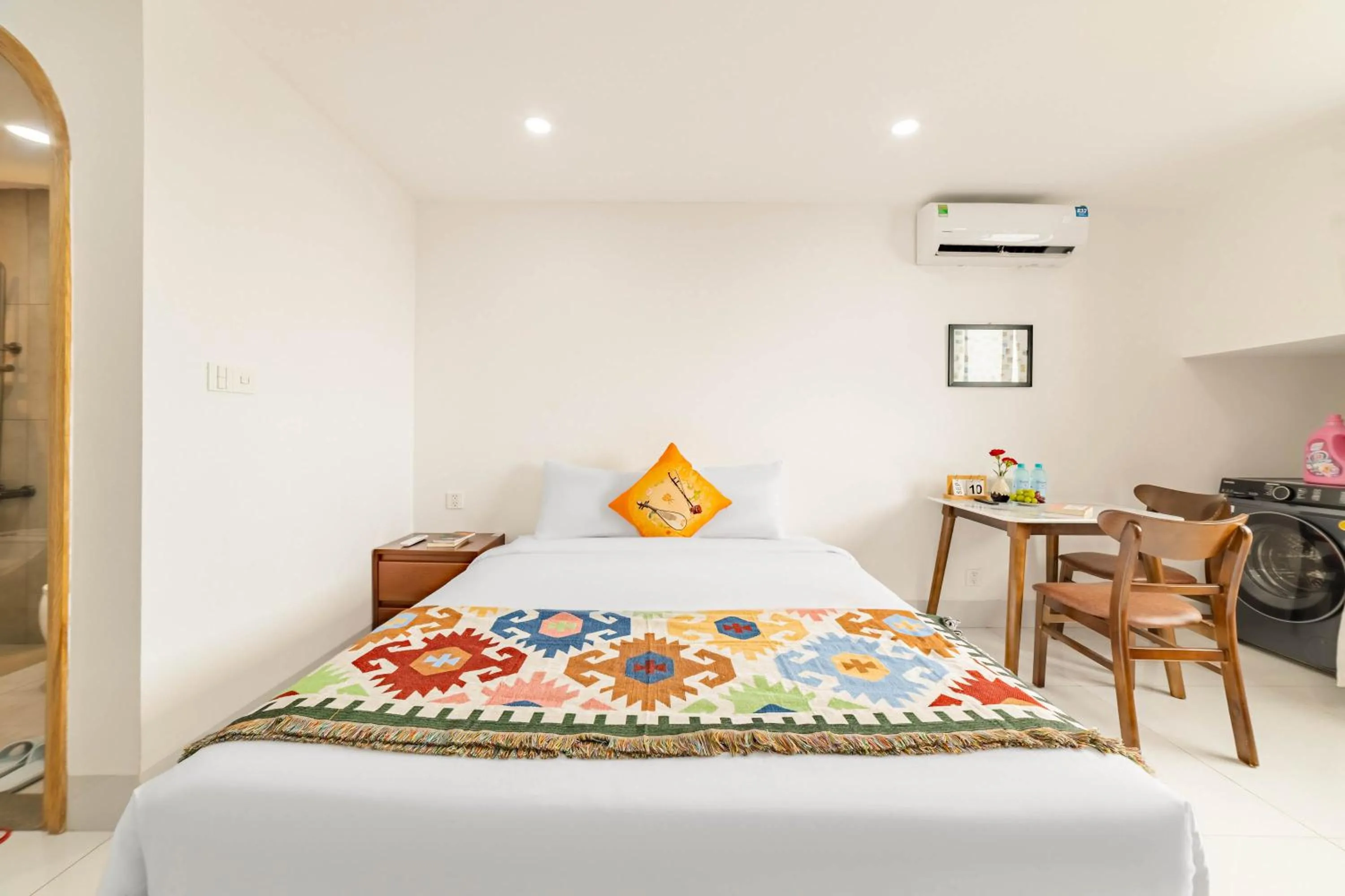 Dining area, Bed in MTR Apartment & Hotel