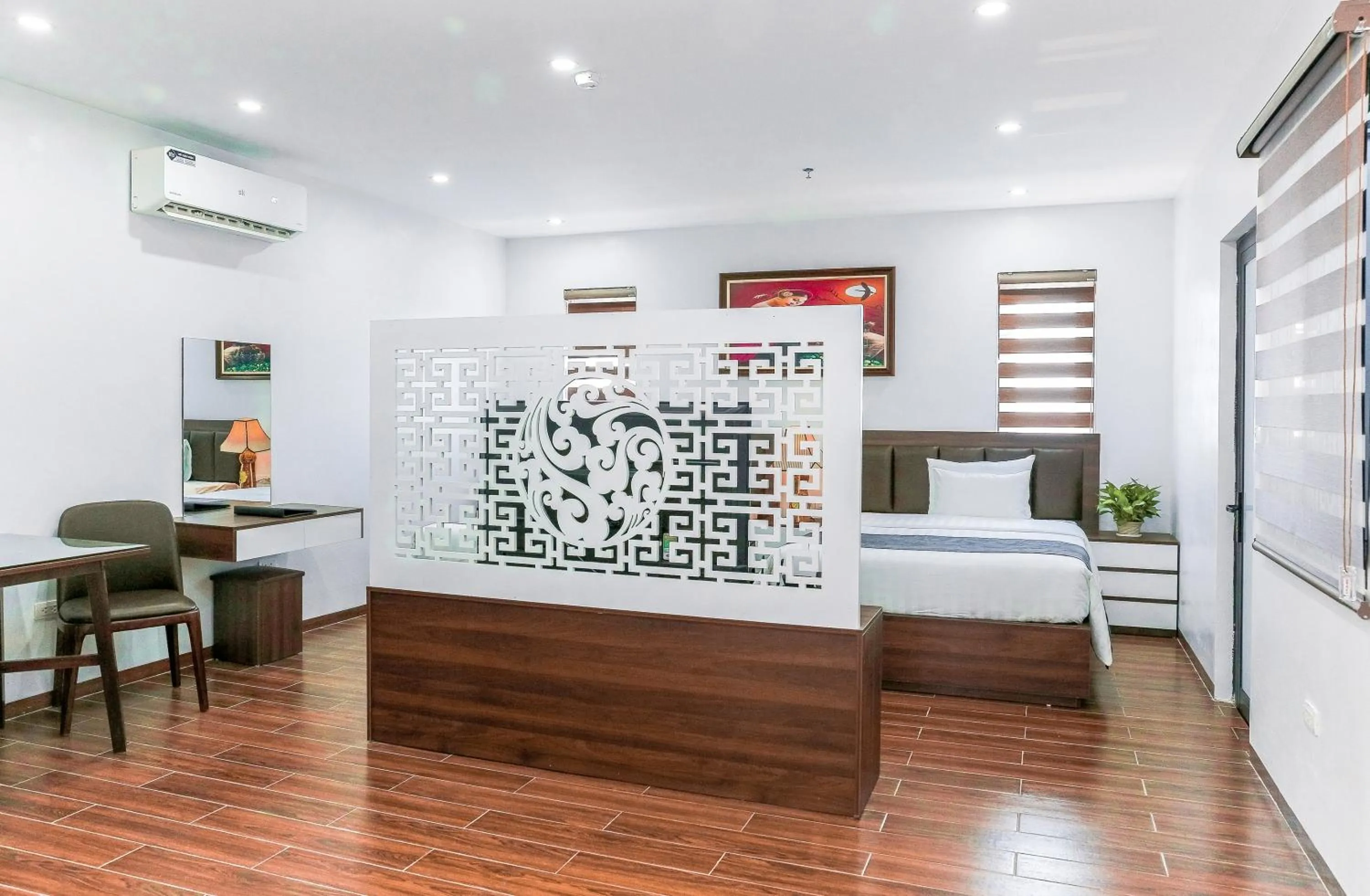 Living room, Bed in Yên Phong Hotel