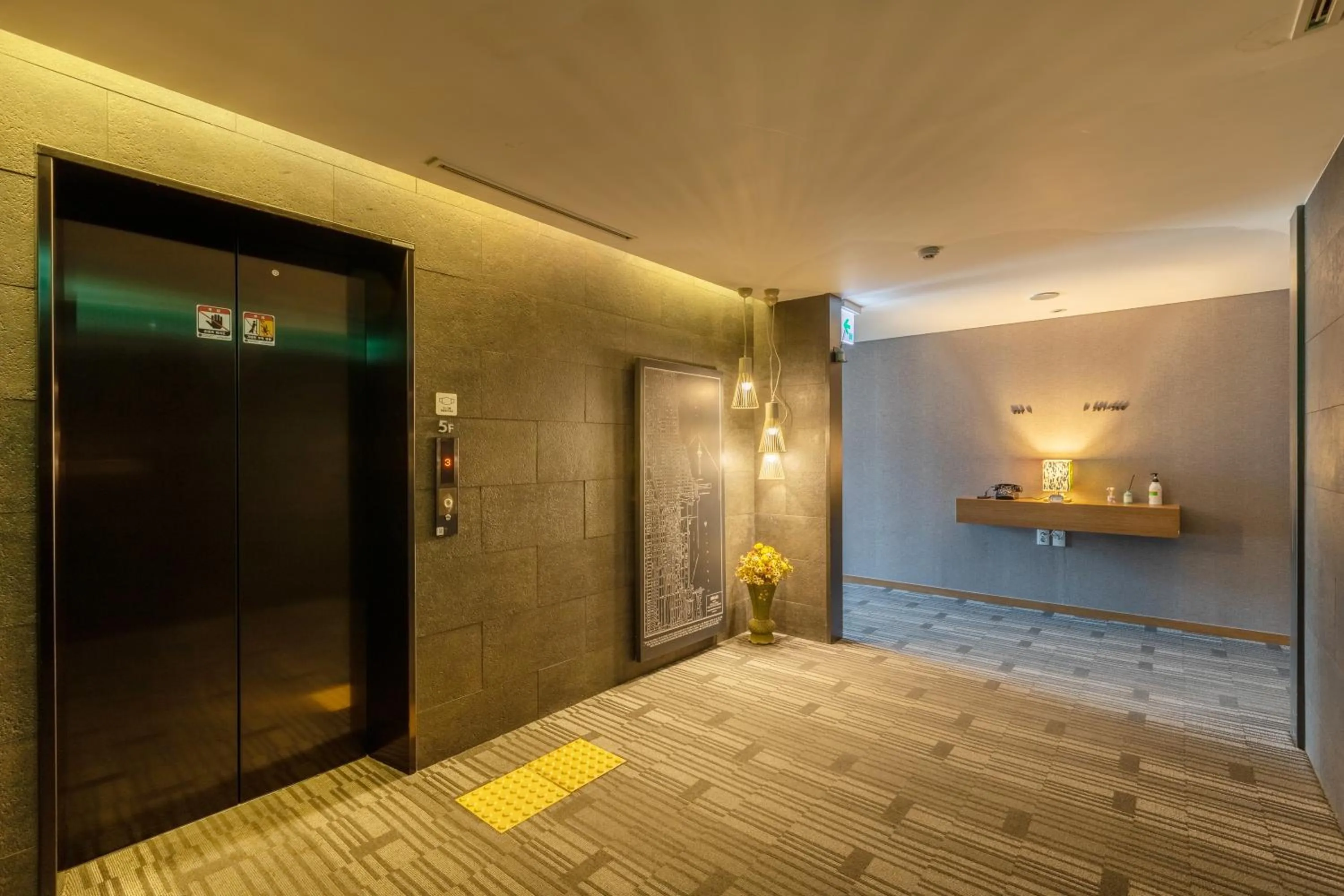 People in Mate Hotel Paju