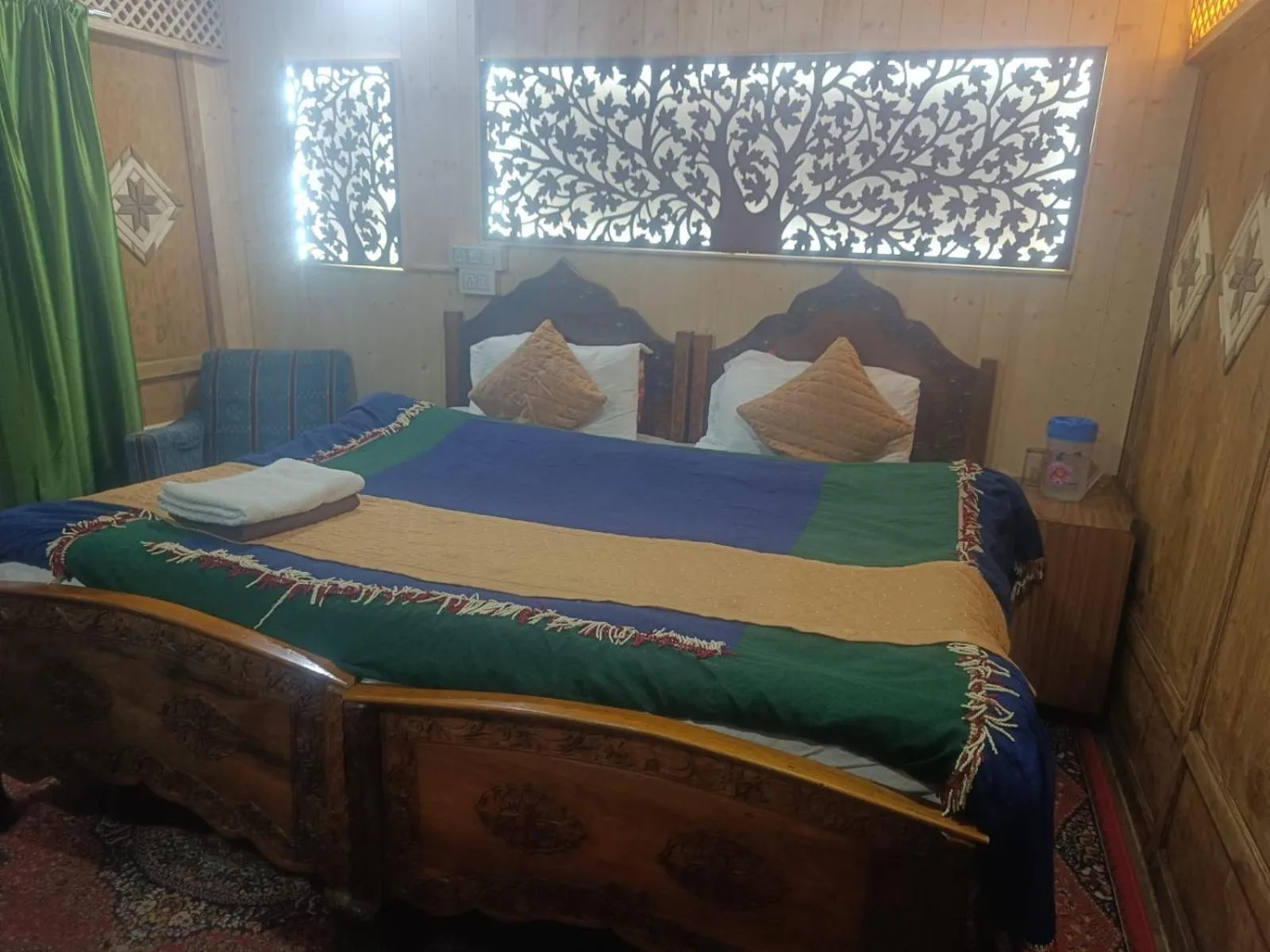 Bed in Shamus Maqbool Group Of Houseboat