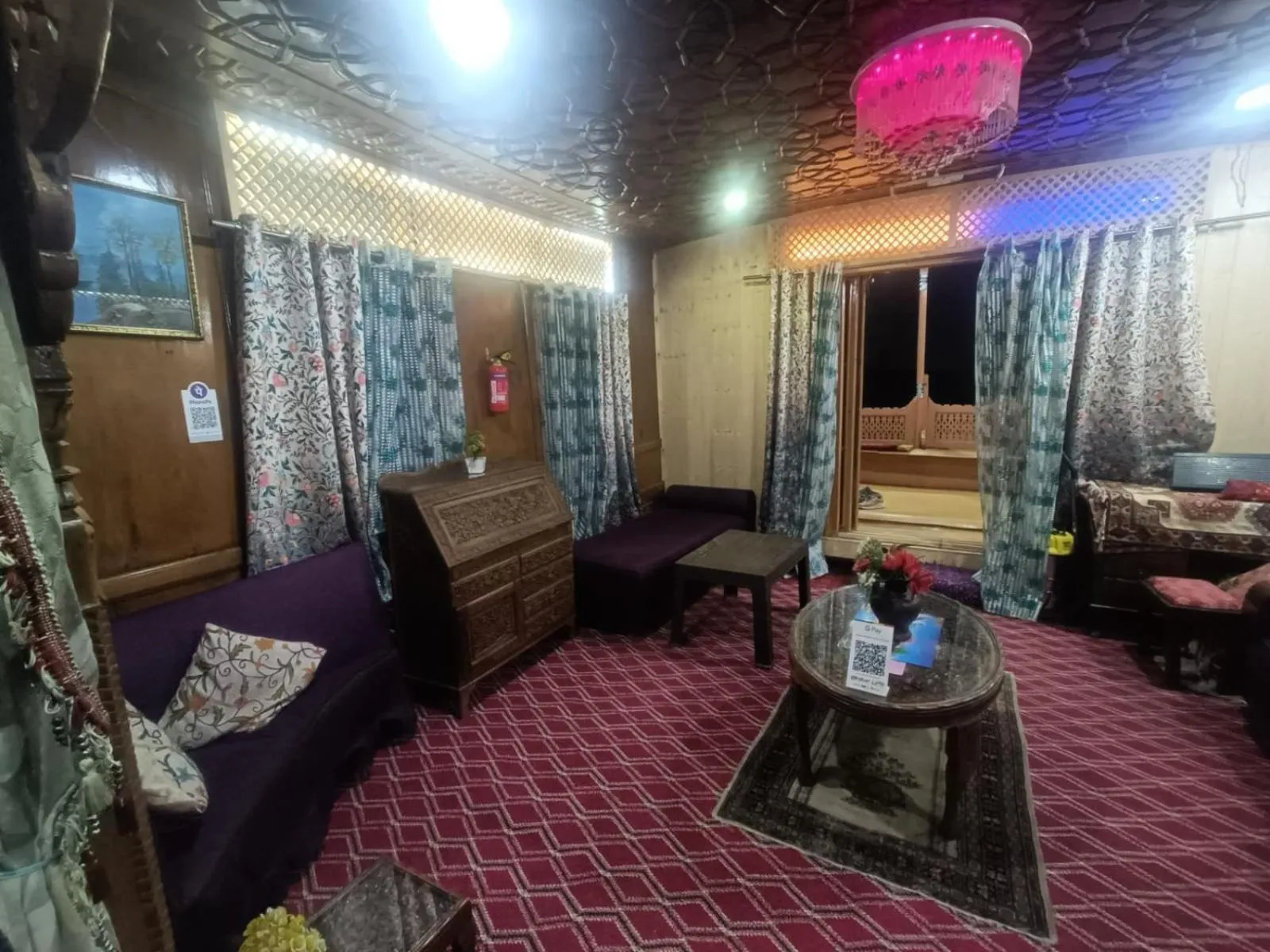 Shamus Maqbool Group Of Houseboat