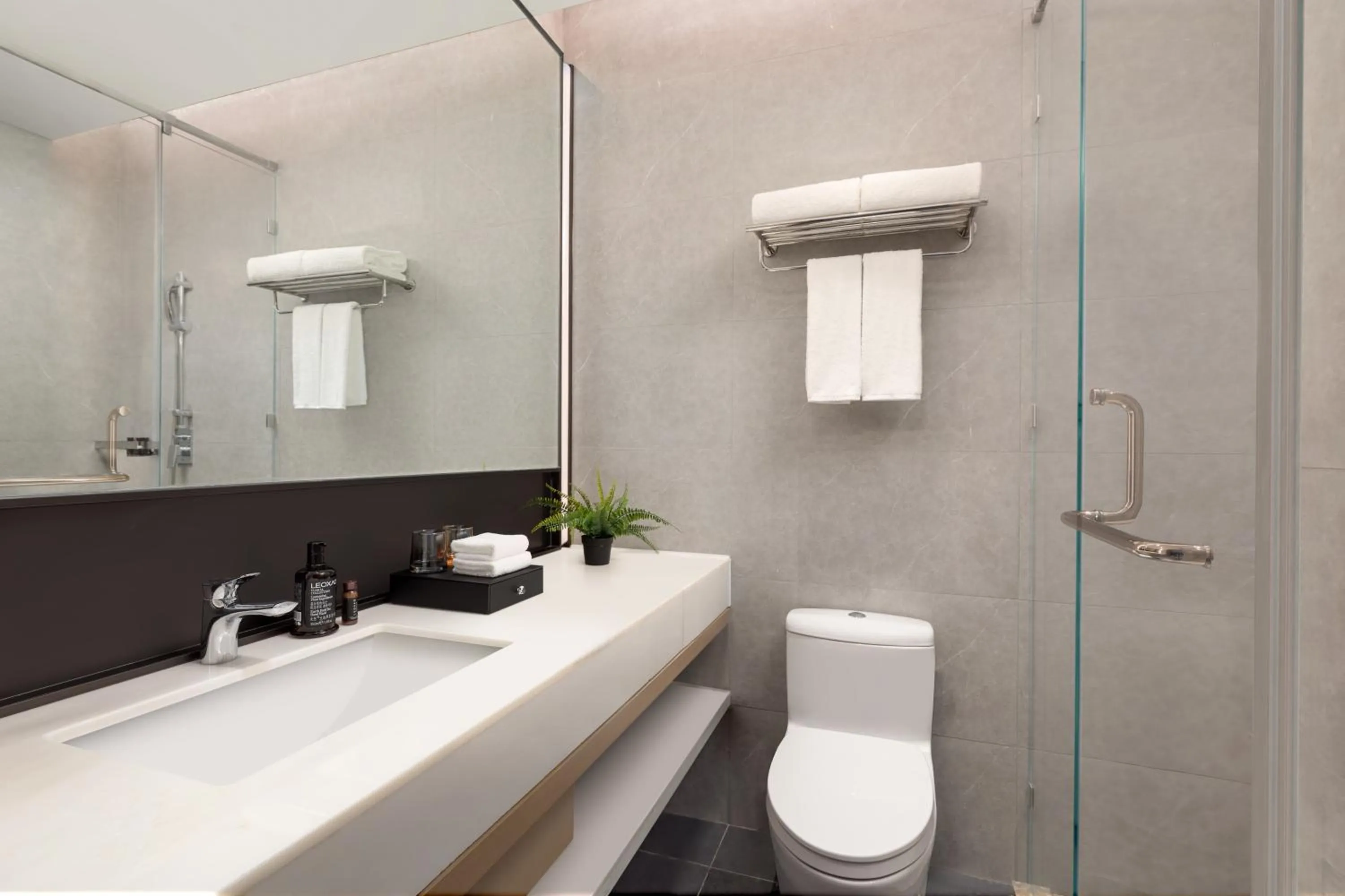 Shower in Somerset Chayuan Chongqing