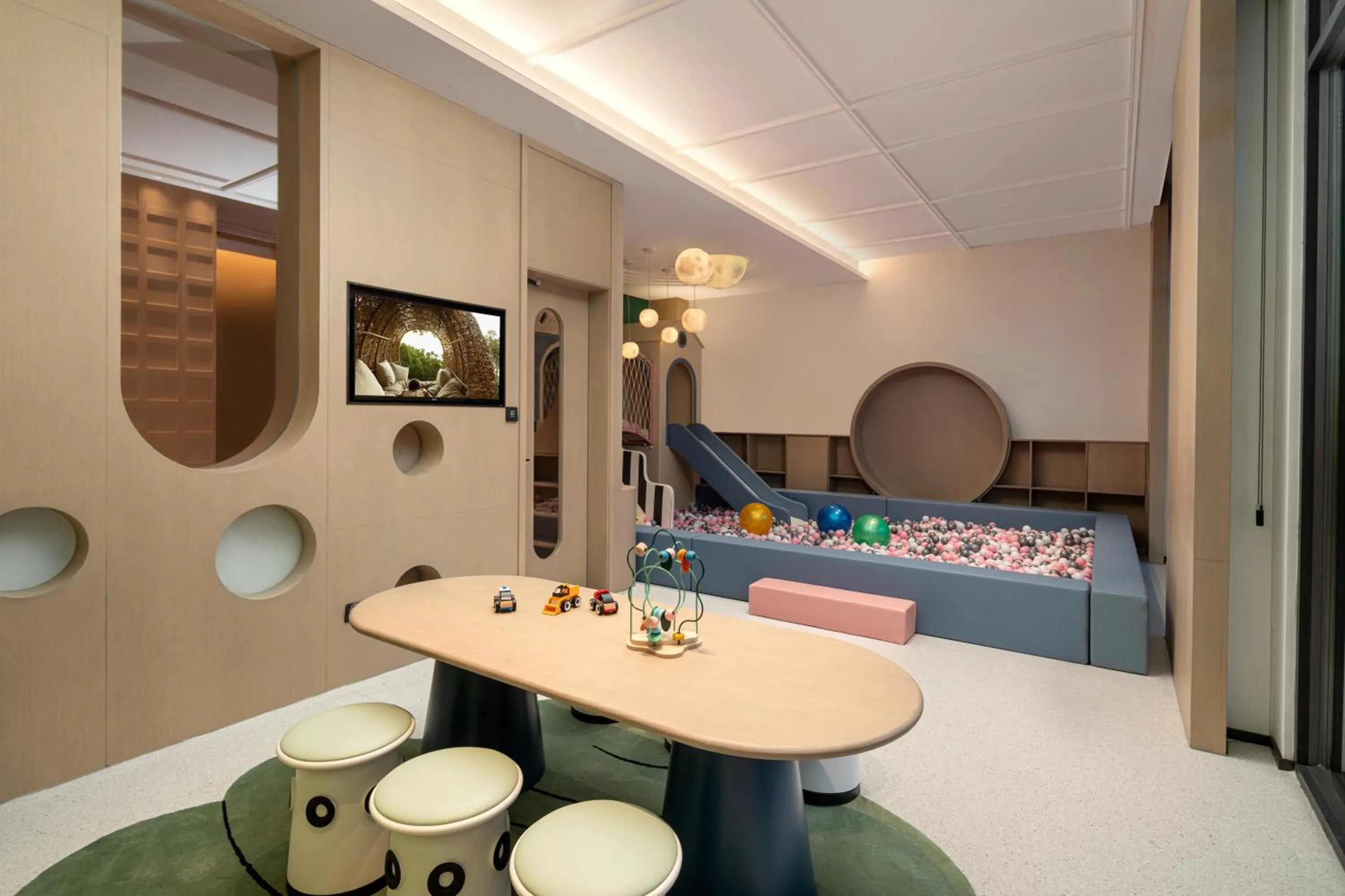 Children play ground, Bed in Somerset Chayuan Chongqing