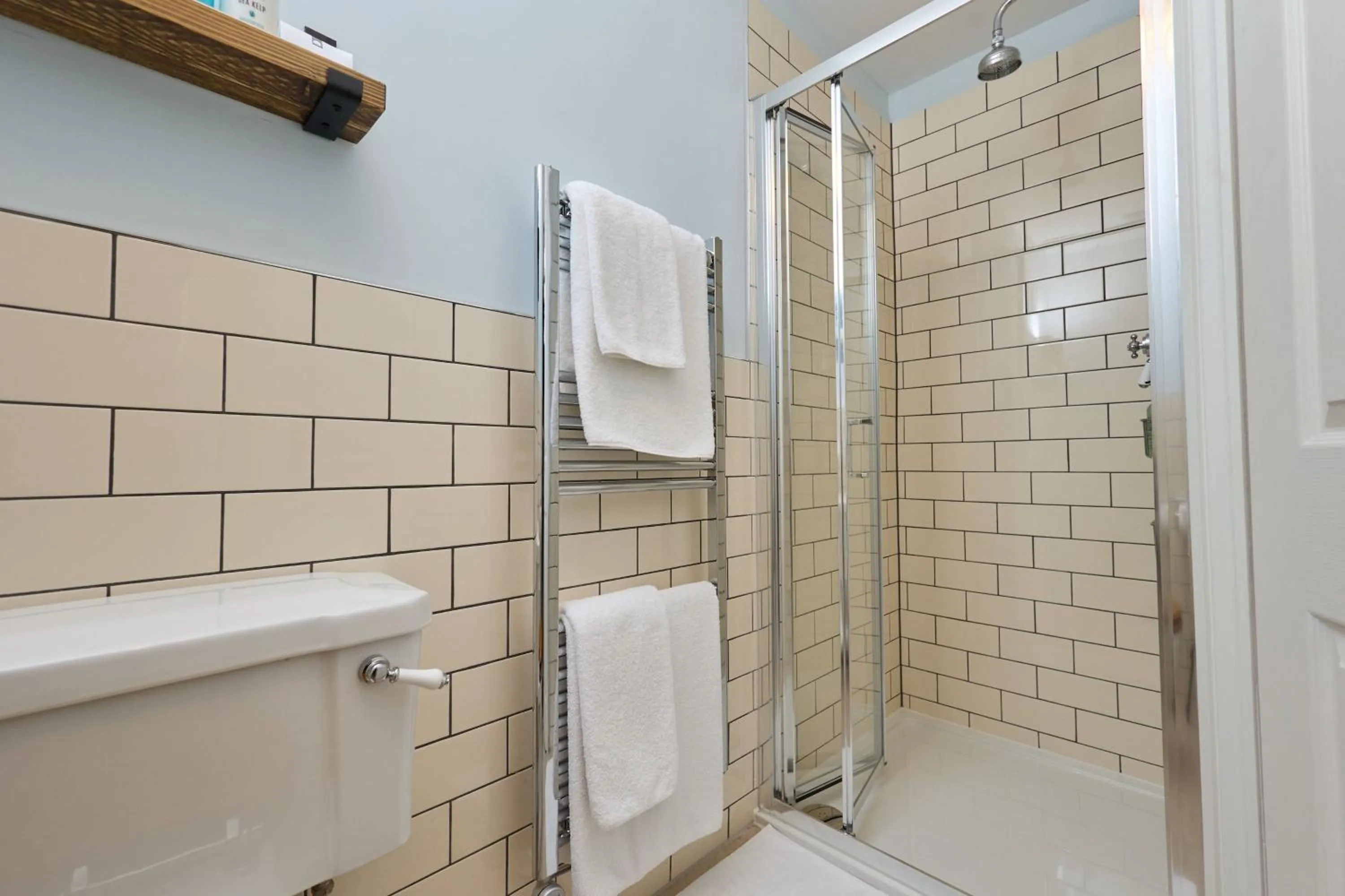 Bathroom in Dolphin Hotel