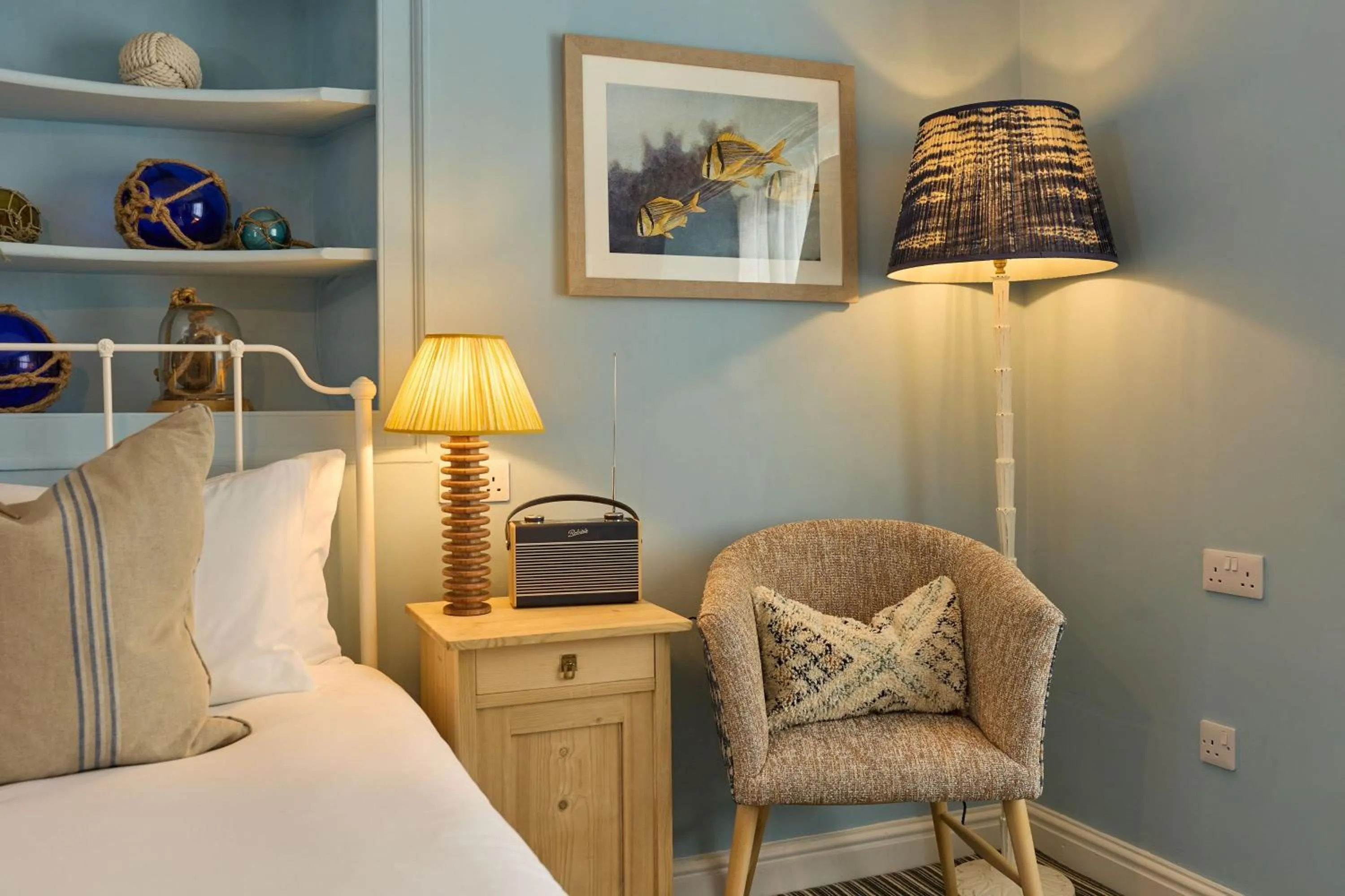 Bedroom, Bed in Dolphin Hotel