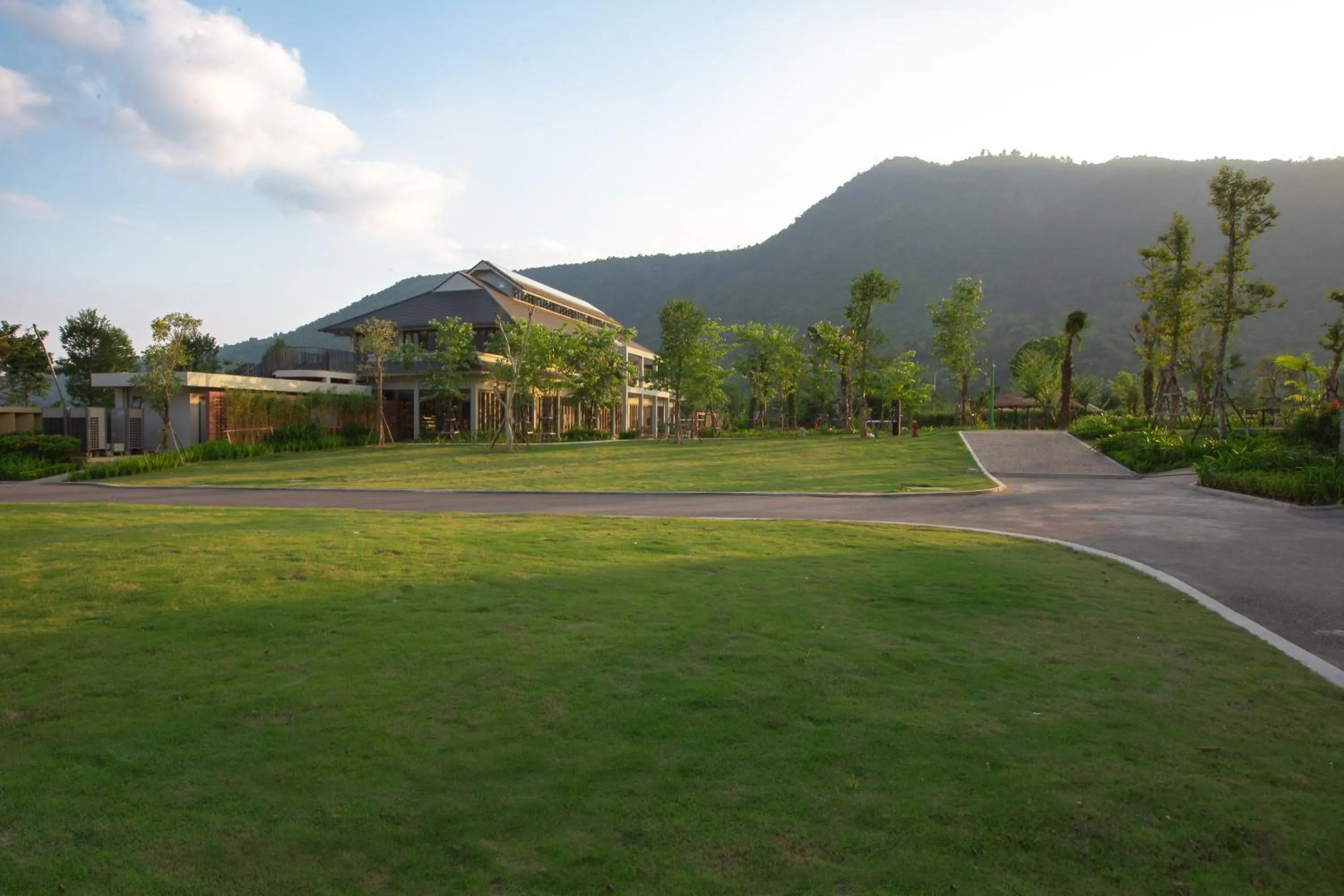 Garden in Mandala Retreats Kim Bôi