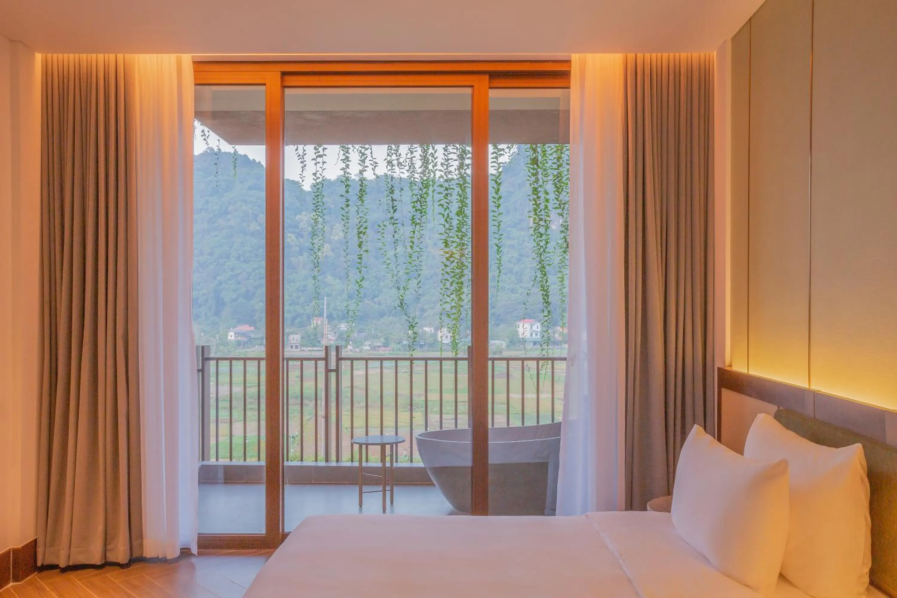 Deluxe Twin Room with Garden View in Mandala Retreats Kim Bôi