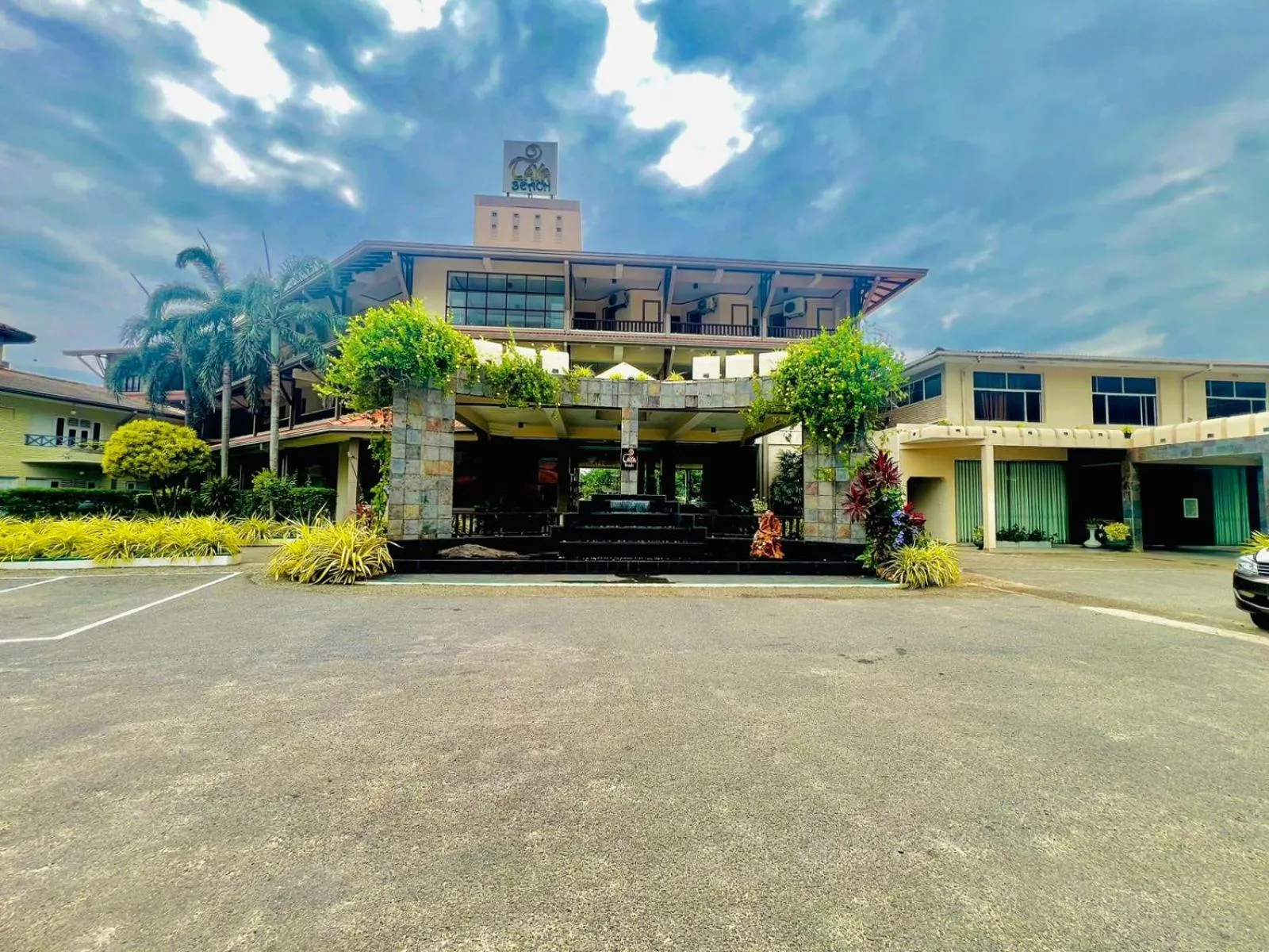 Property building in Laya Beach