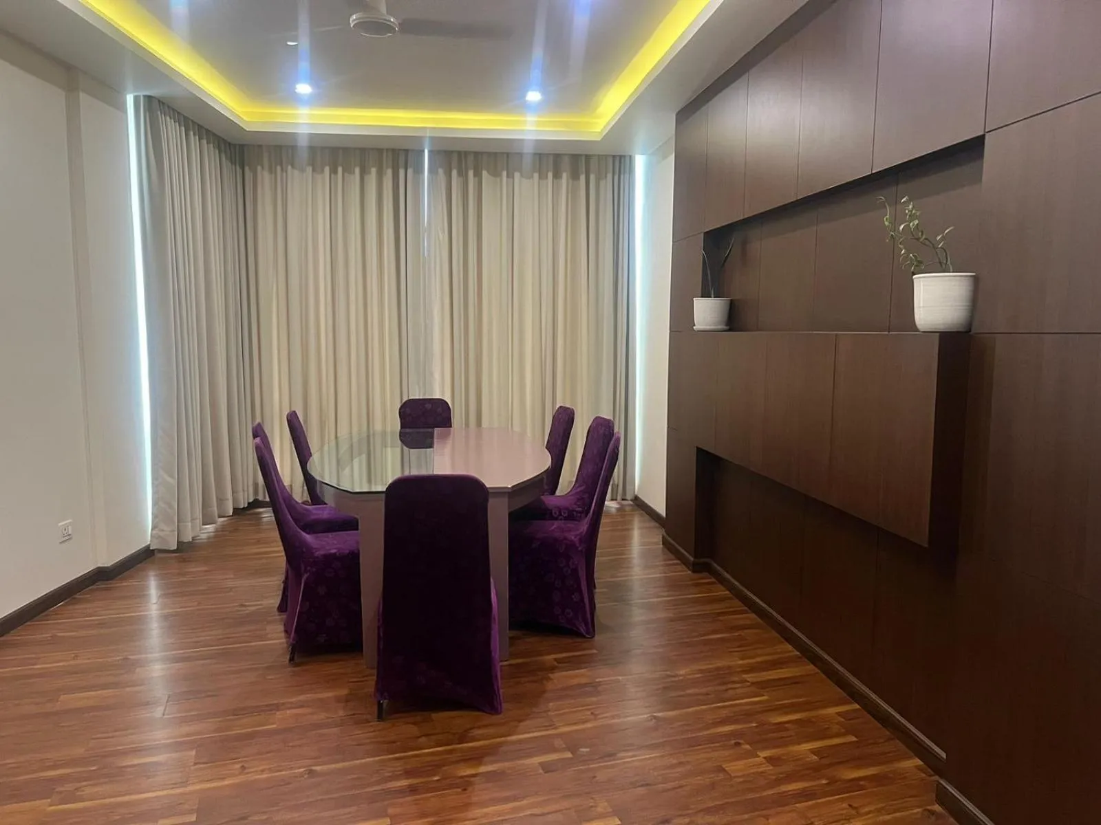 Dining area in Nepalirika Hotel Biratchowk