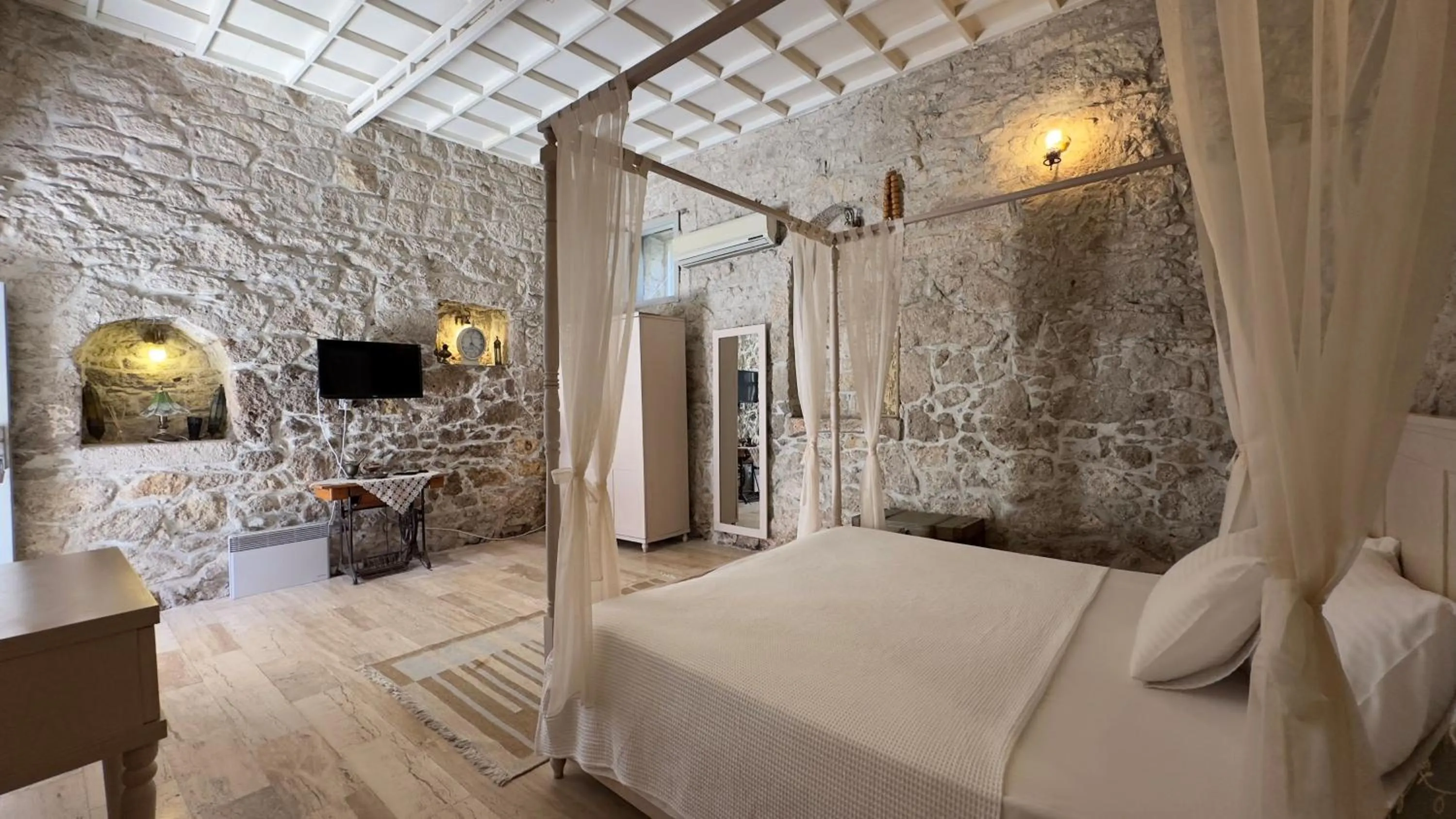 Bedroom in Aliko Hotel