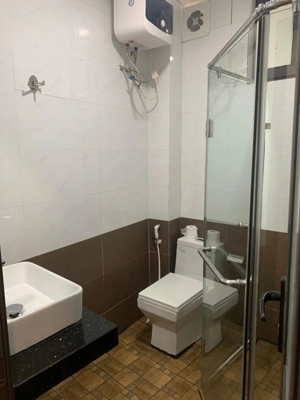 Valley Hotel &Travel