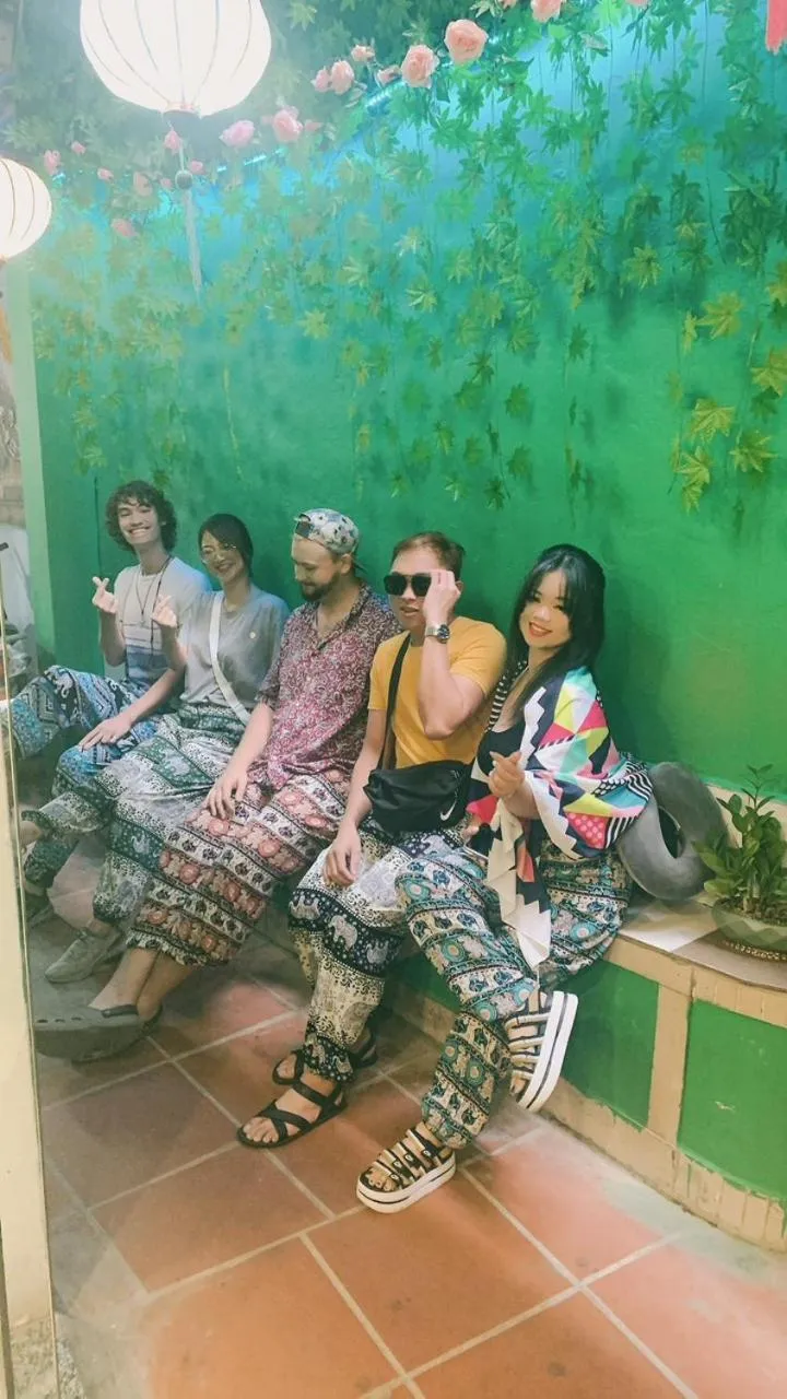 Valley Hotel &Travel