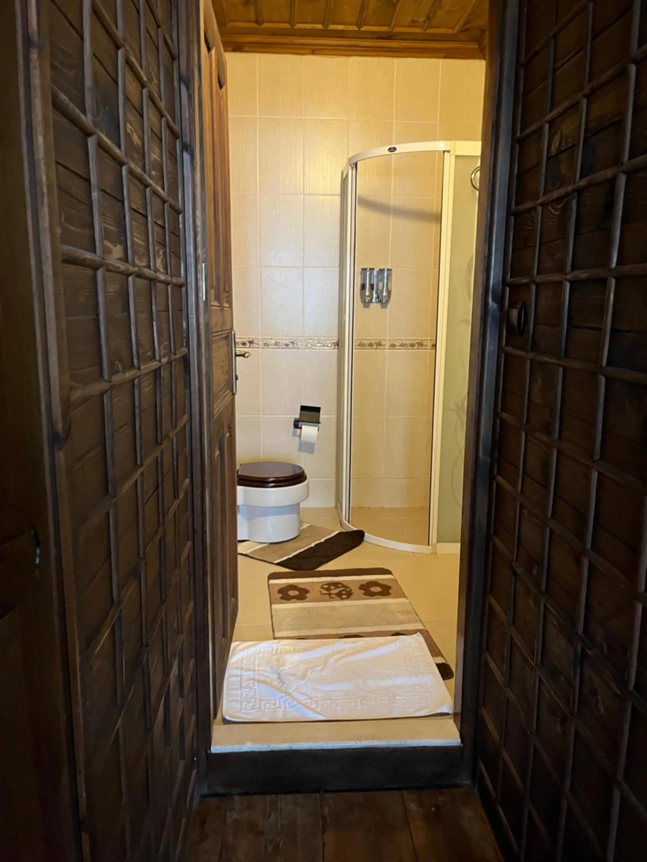 Shower in Leyla Hanım Konağı