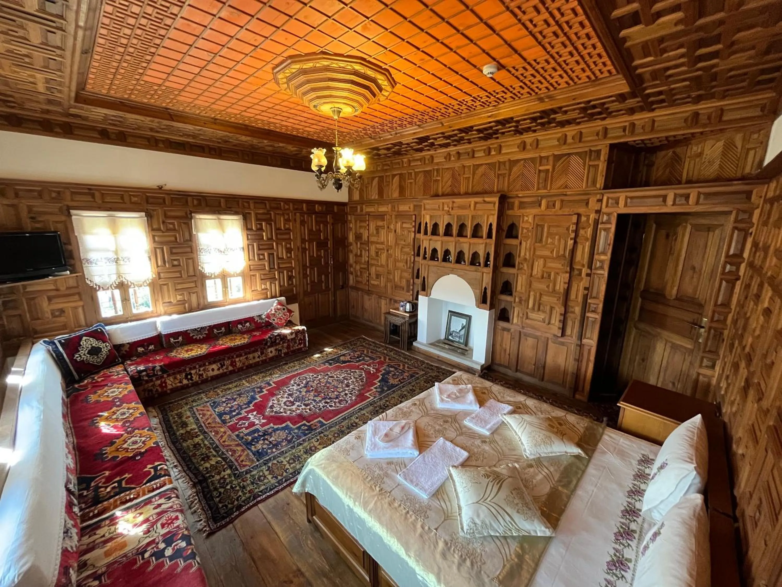 Bed in Leyla Hanım Konağı