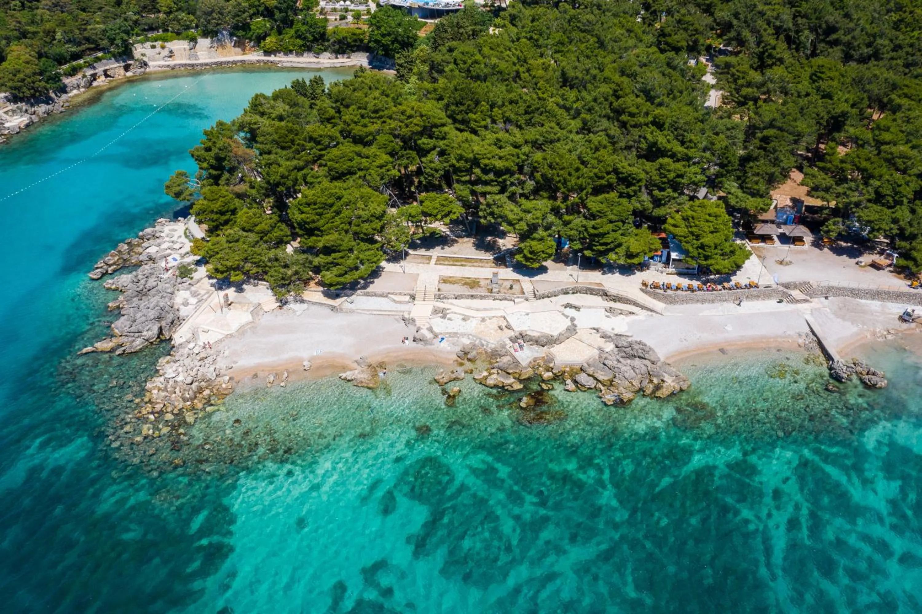 Beach in Villa Tamaris - Hotel Resort Dražica