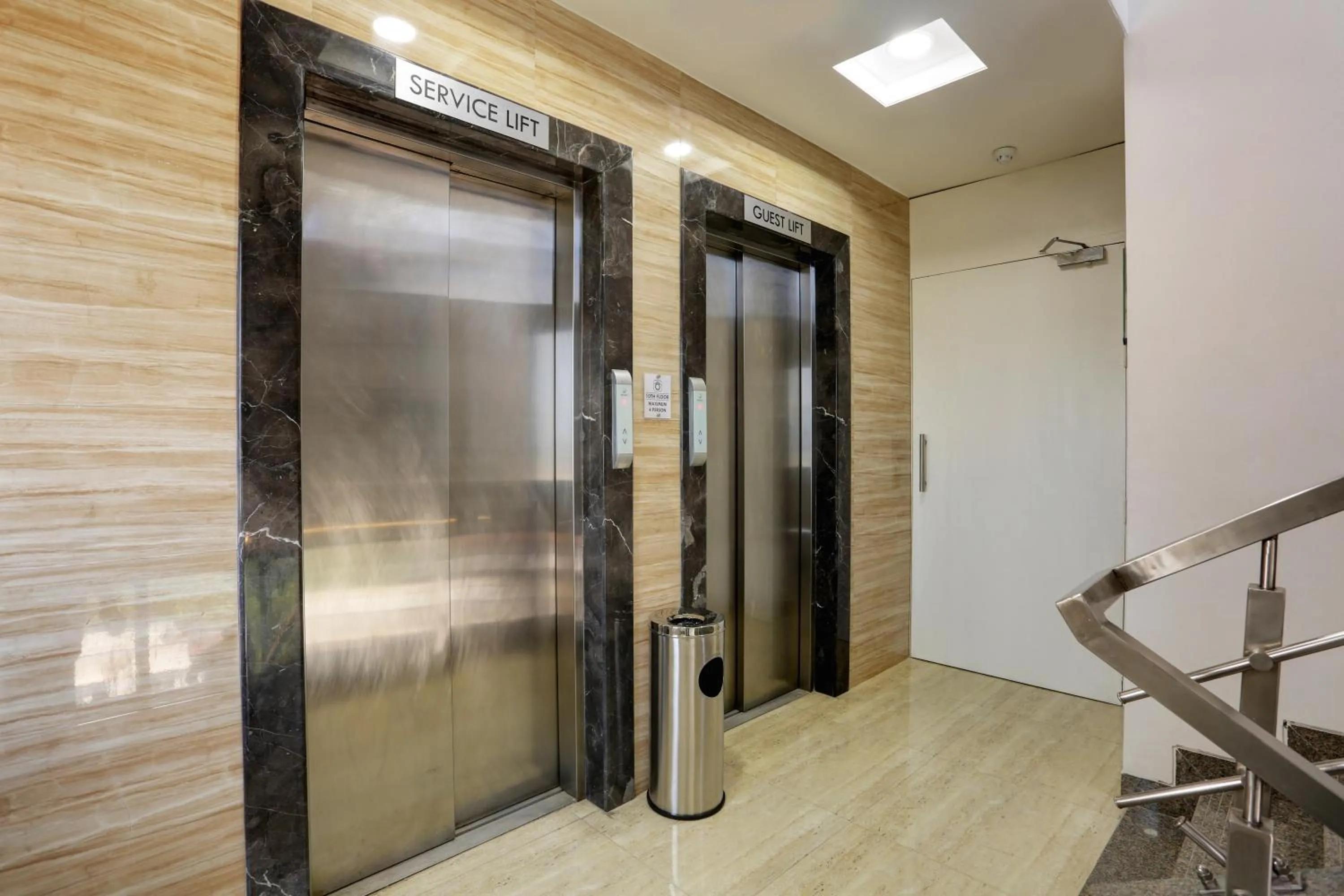 Lobby or reception in Hotel Ozone Inn Colaba