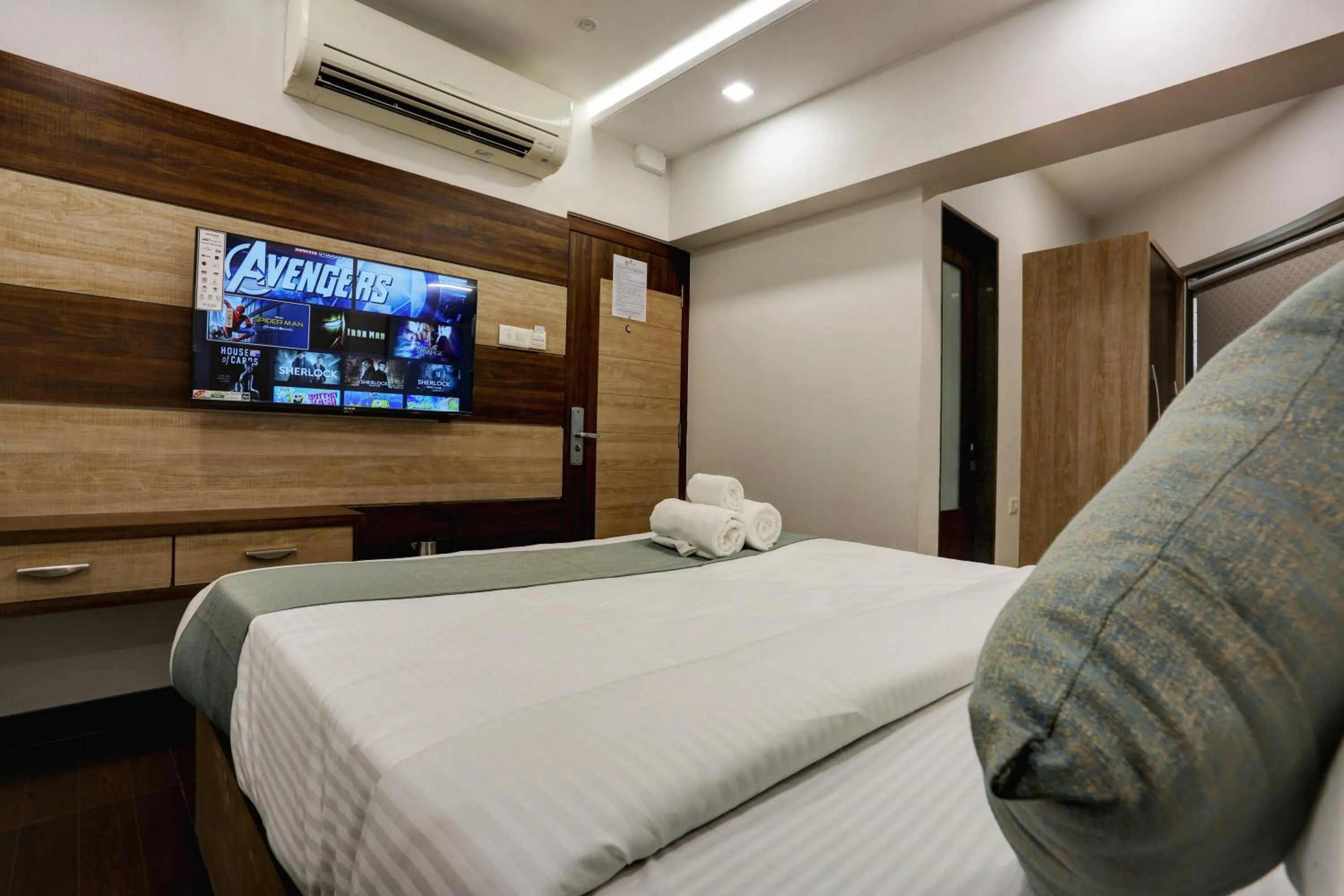 Bedroom, Bed in Hotel Ozone Inn Colaba