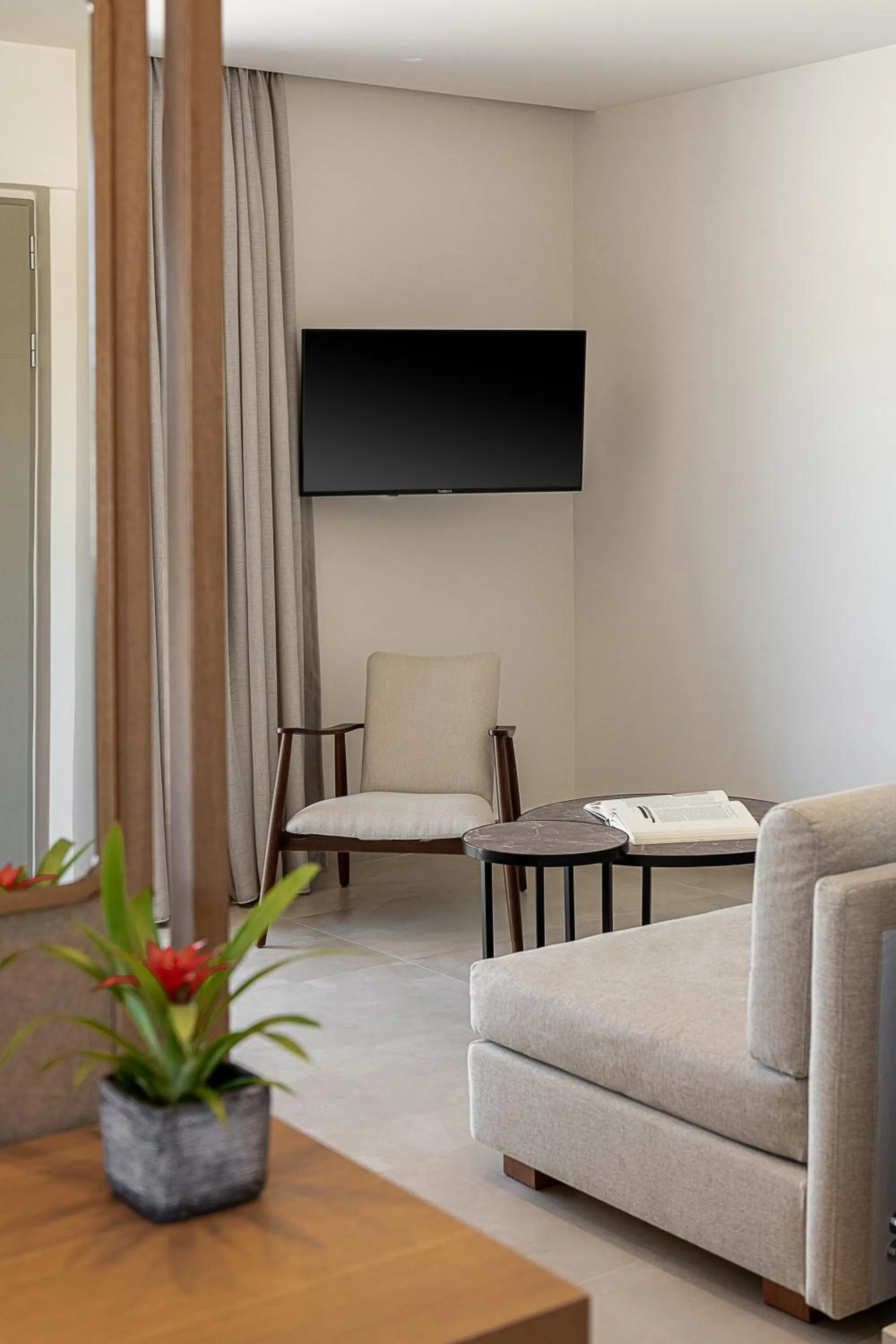 TV and multimedia in Inea Sole Boutique Hotel