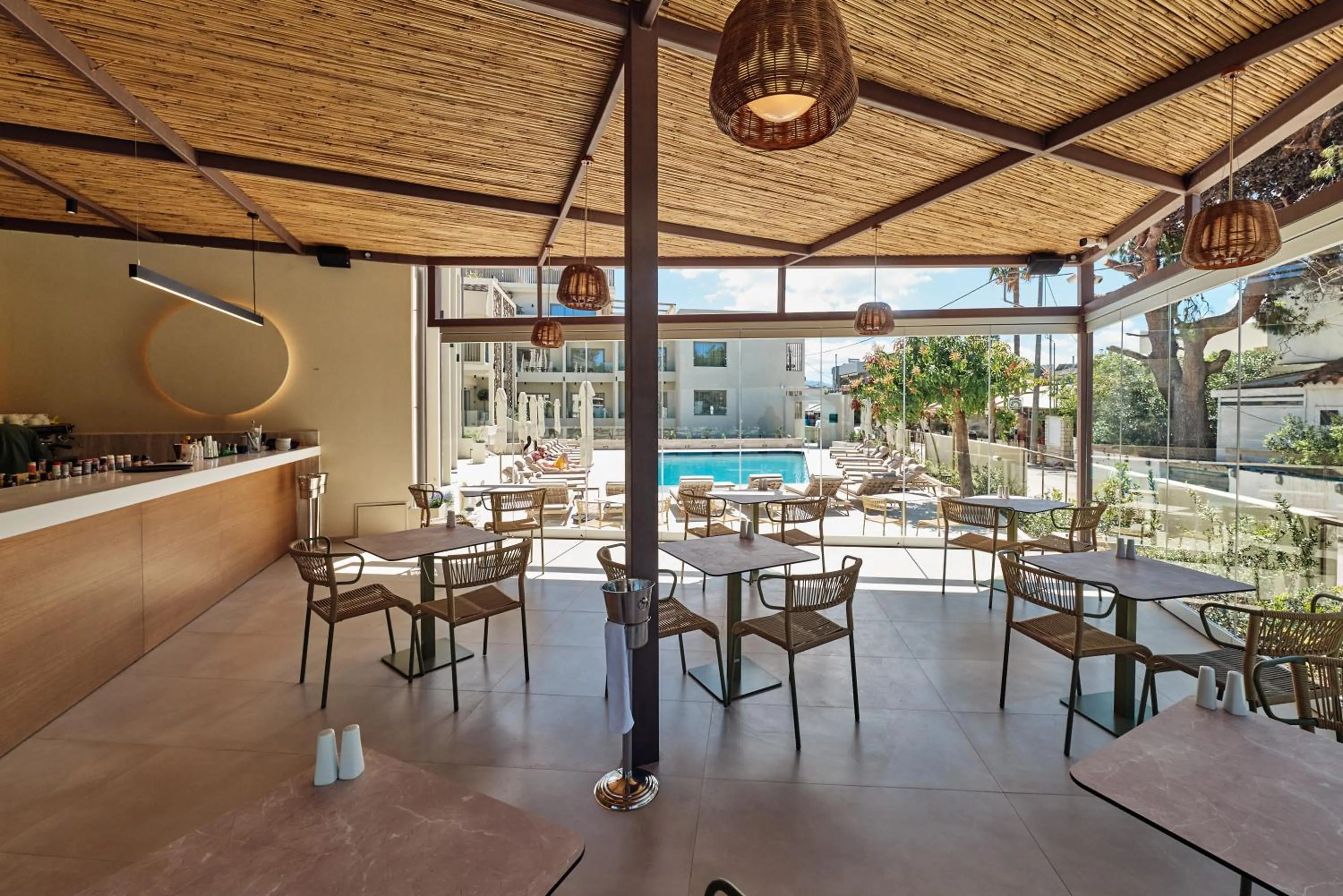 Restaurant/places to eat in Inea Sole Boutique Hotel