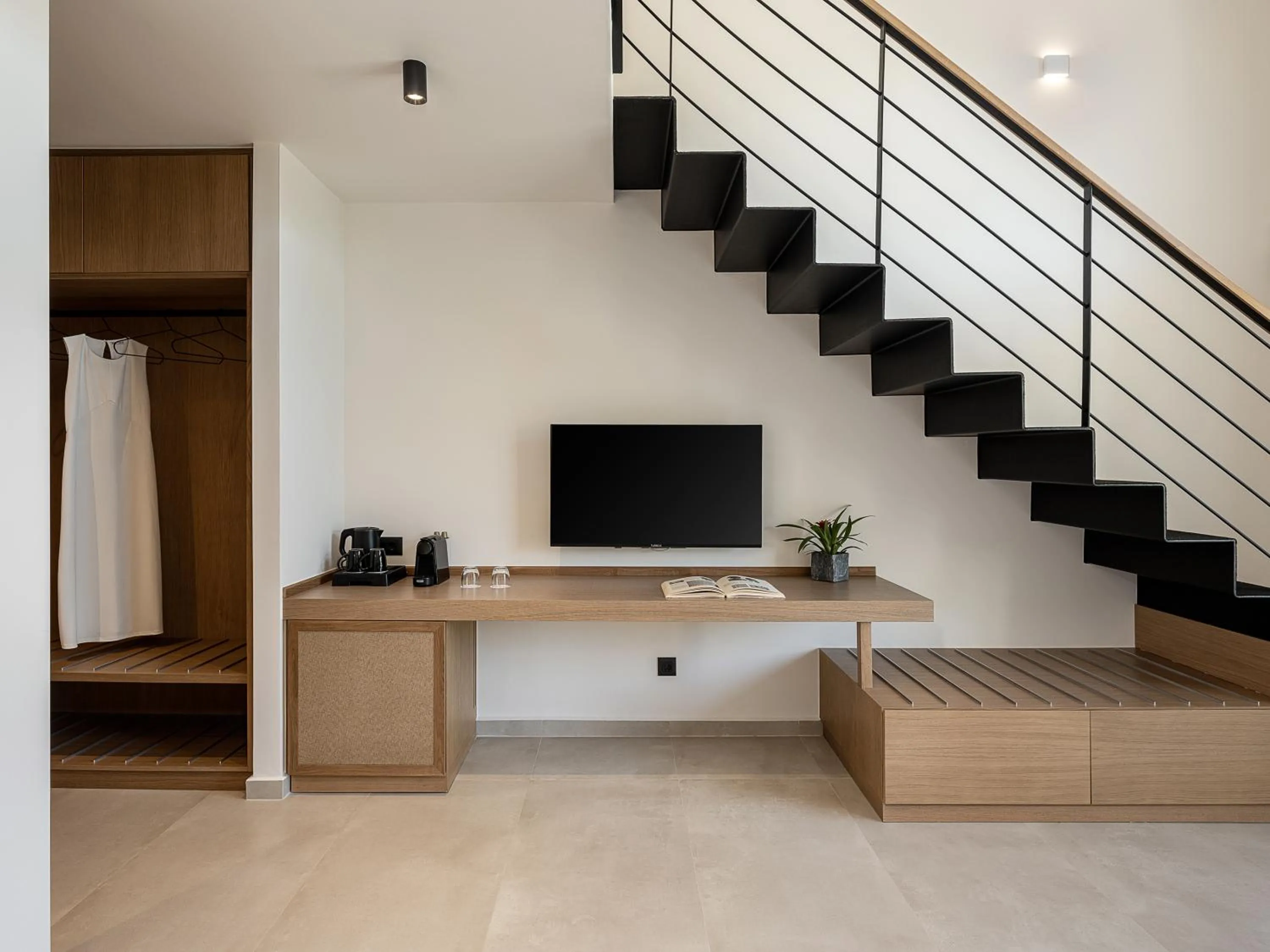 TV and multimedia in Inea Sole Boutique Hotel