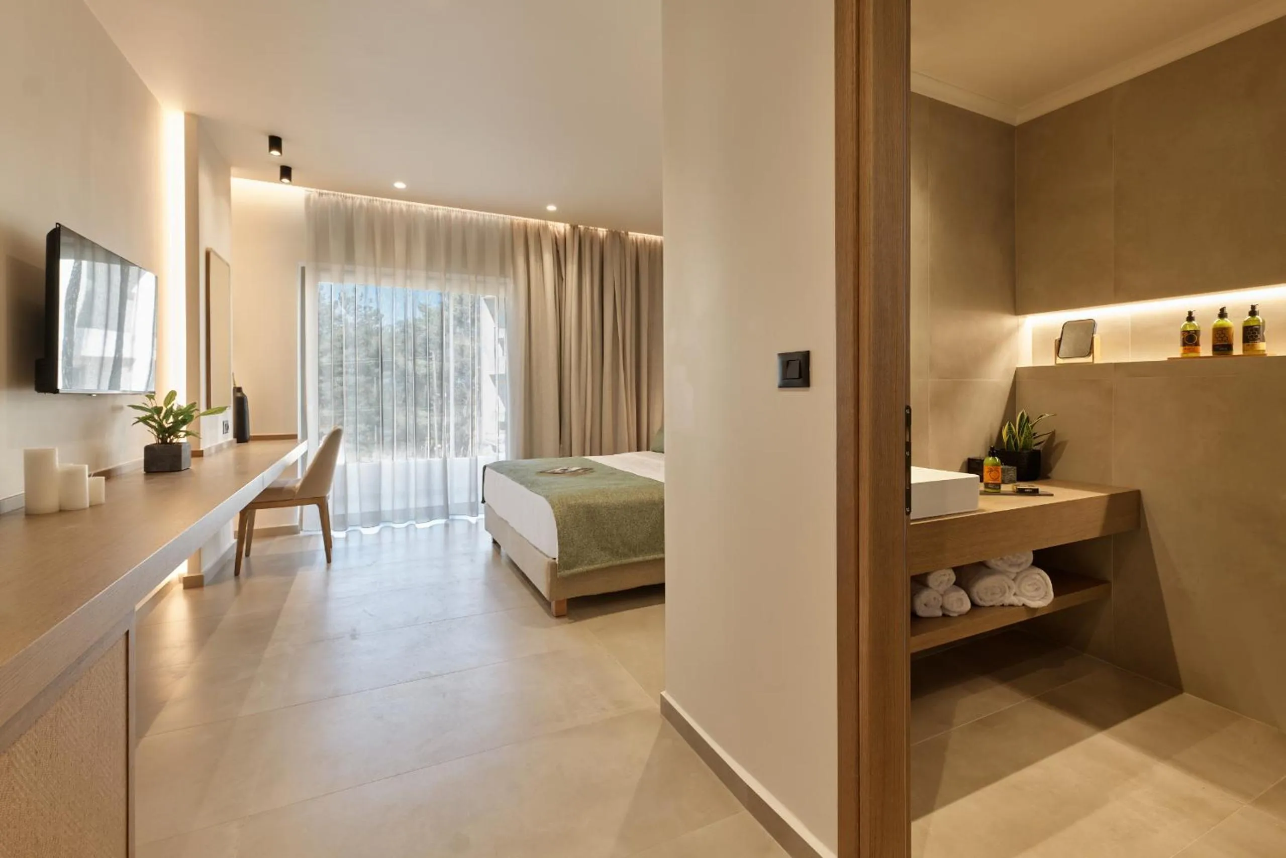 Photo of the whole room, Bed in Inea Sole Boutique Hotel