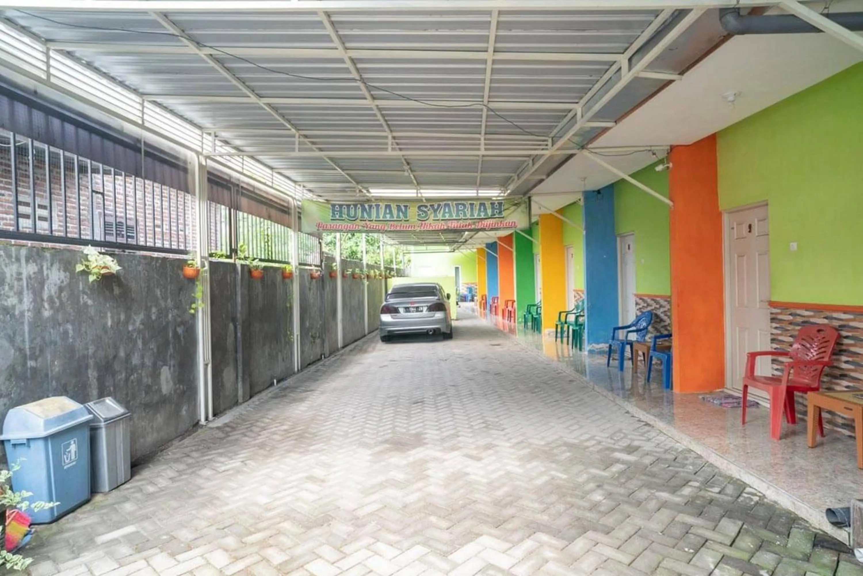 Property building in RedDoorz Syariah near Lippo Plaza Sidoarjo