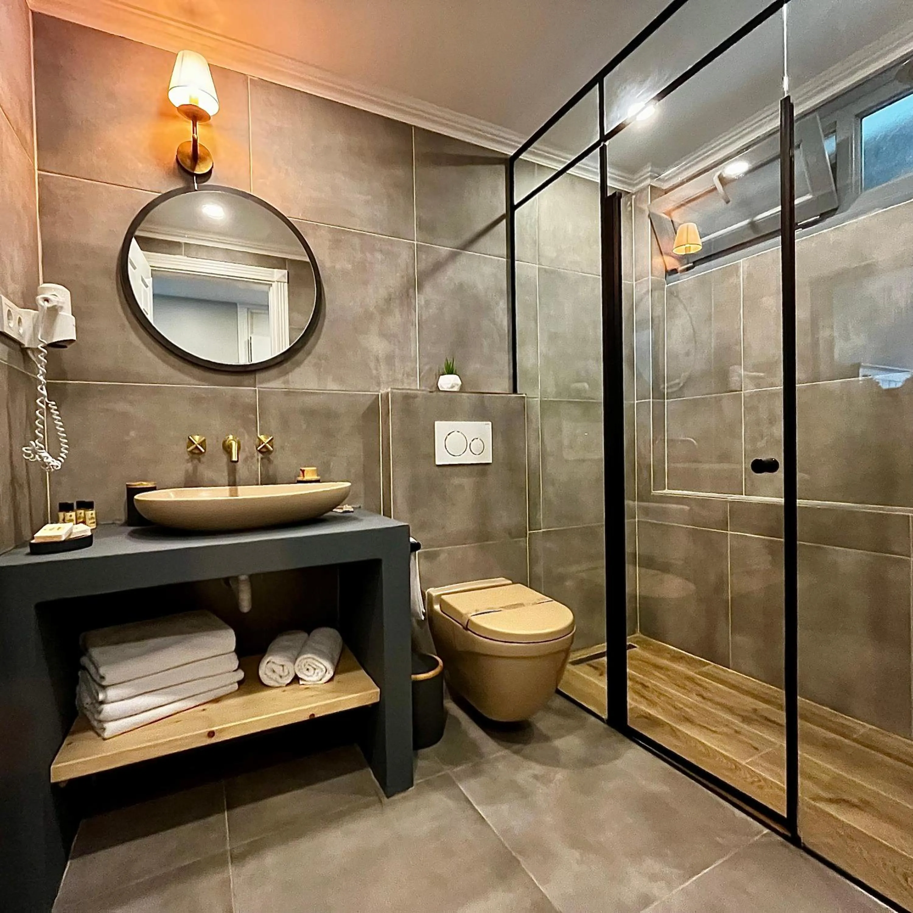 Bathroom in Cunda Hotel