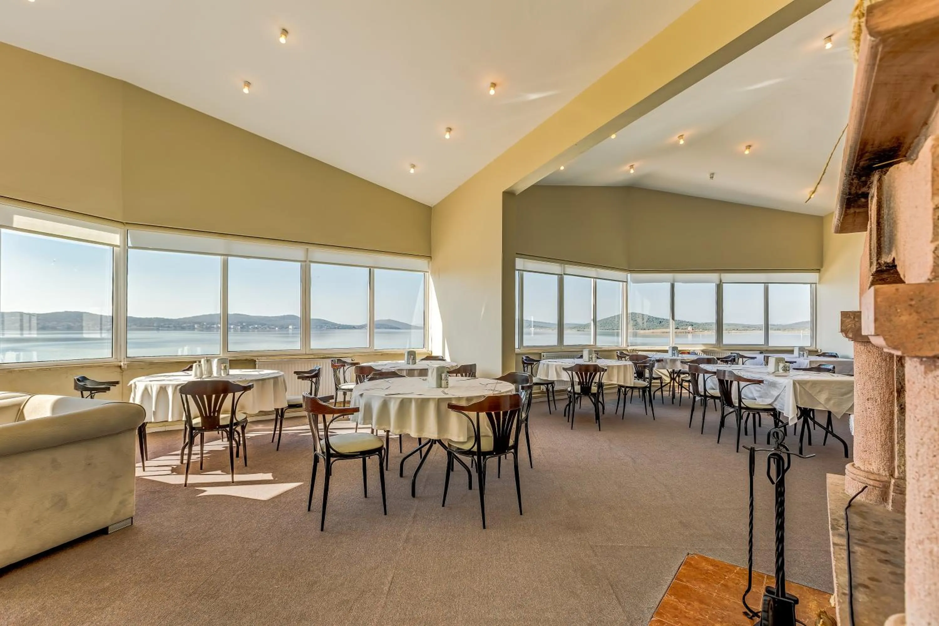 Restaurant/places to eat in Cunda Hotel