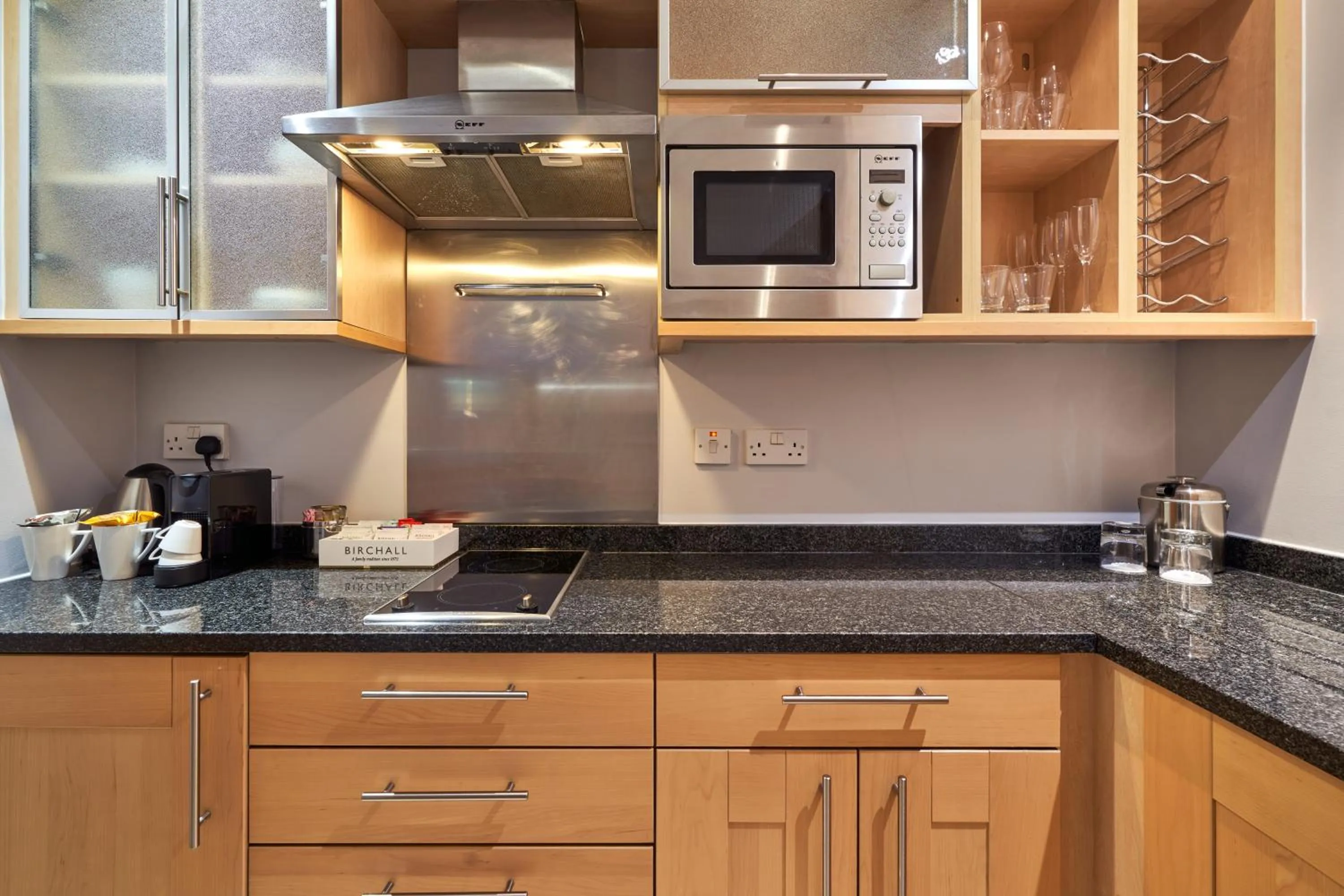 Coffee/tea facilities in Thistle London Park Lane