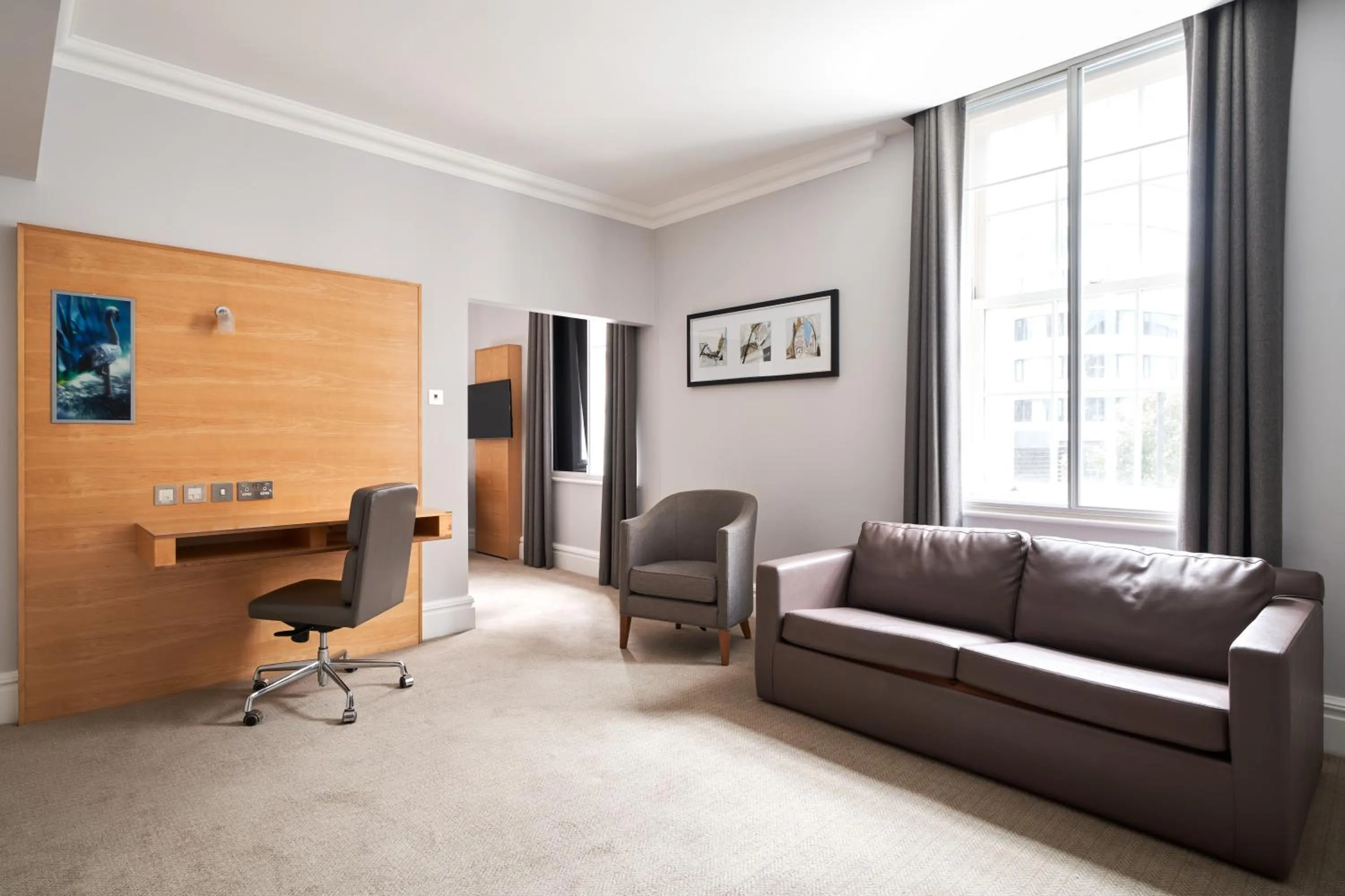 Living room in Thistle London Park Lane