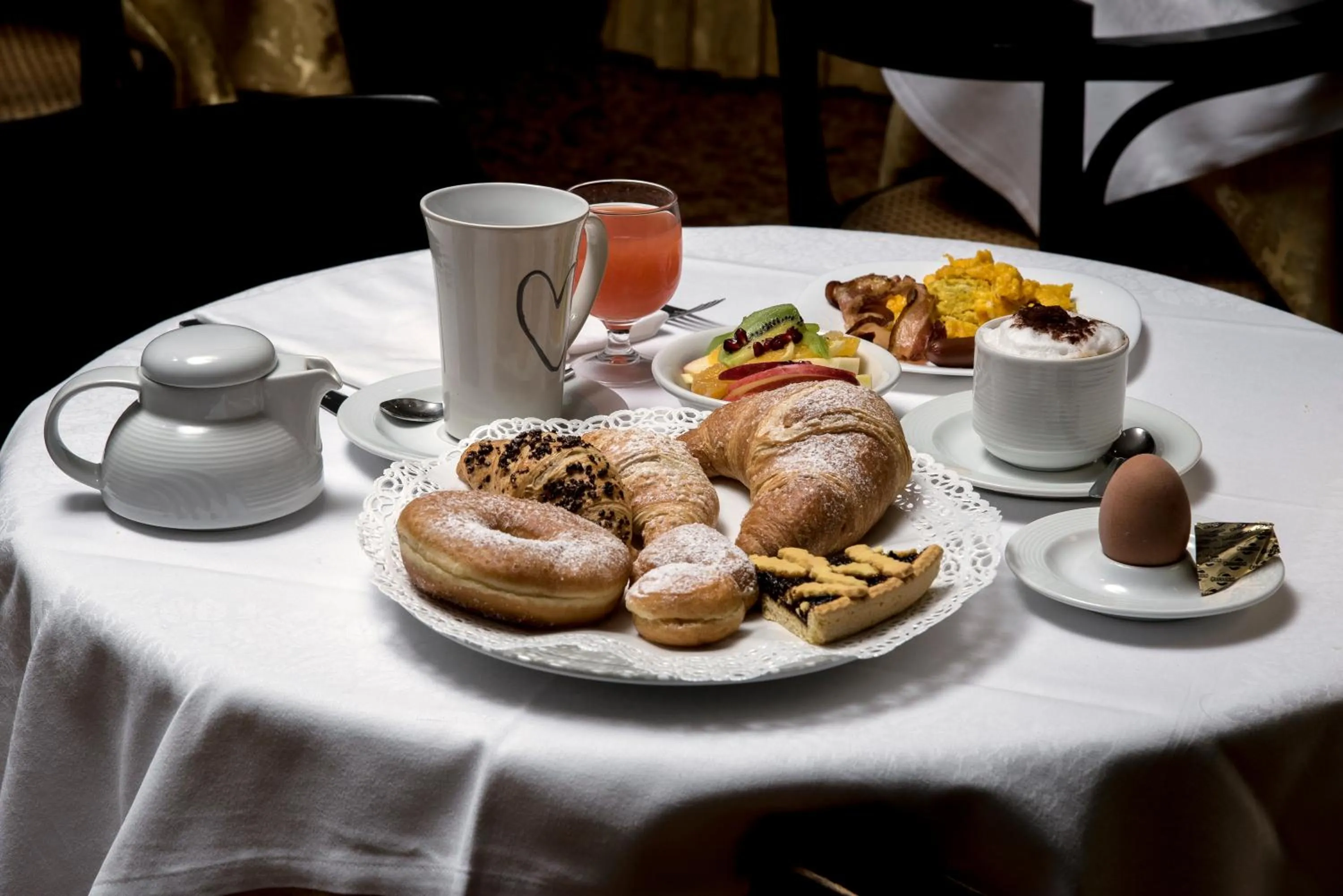 Food and drinks in Marchi Hotel