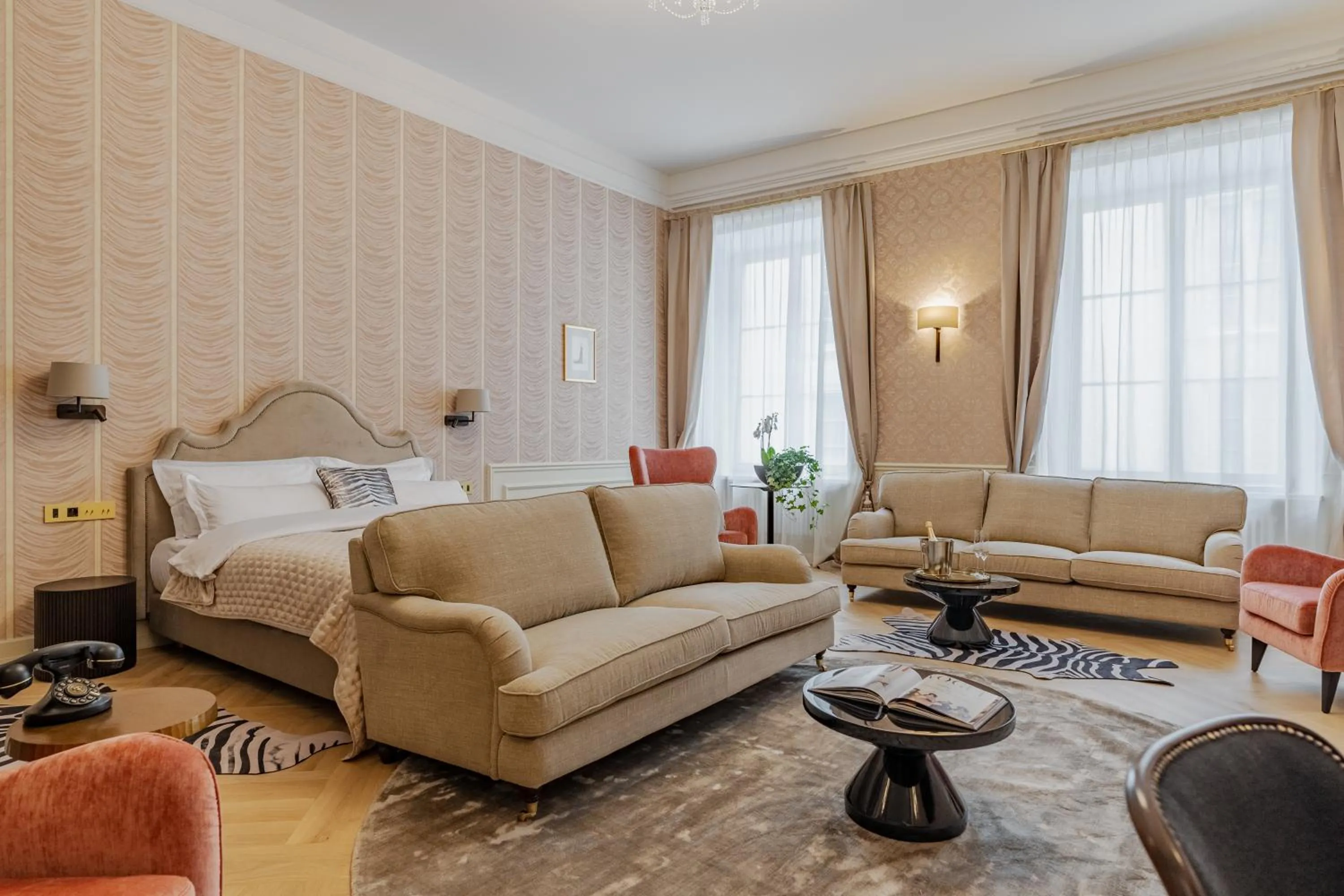 Living room in Hotel Unicus Palace Old Town - Destigo Hotels