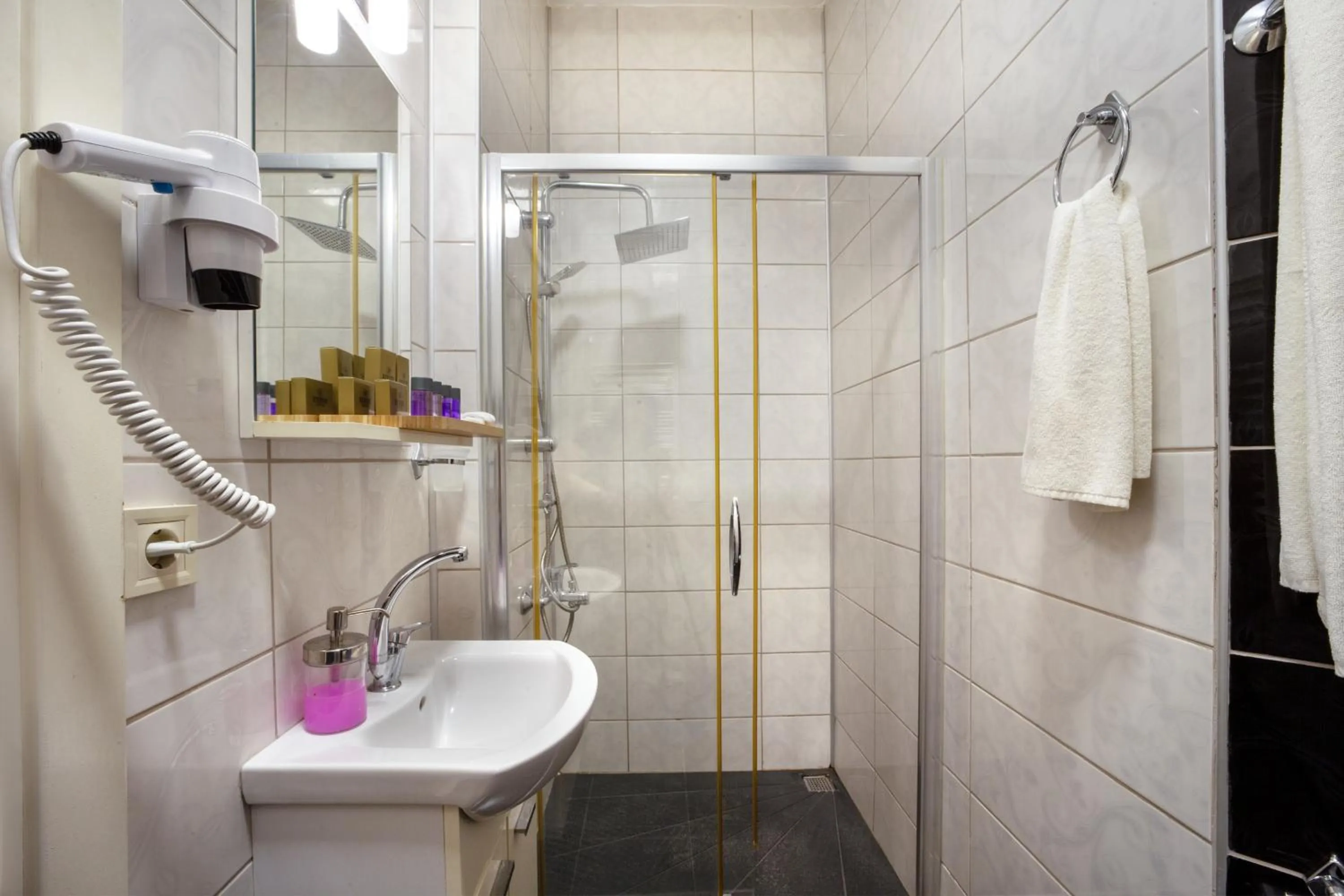 Bathroom in Nine Istanbul Hotel