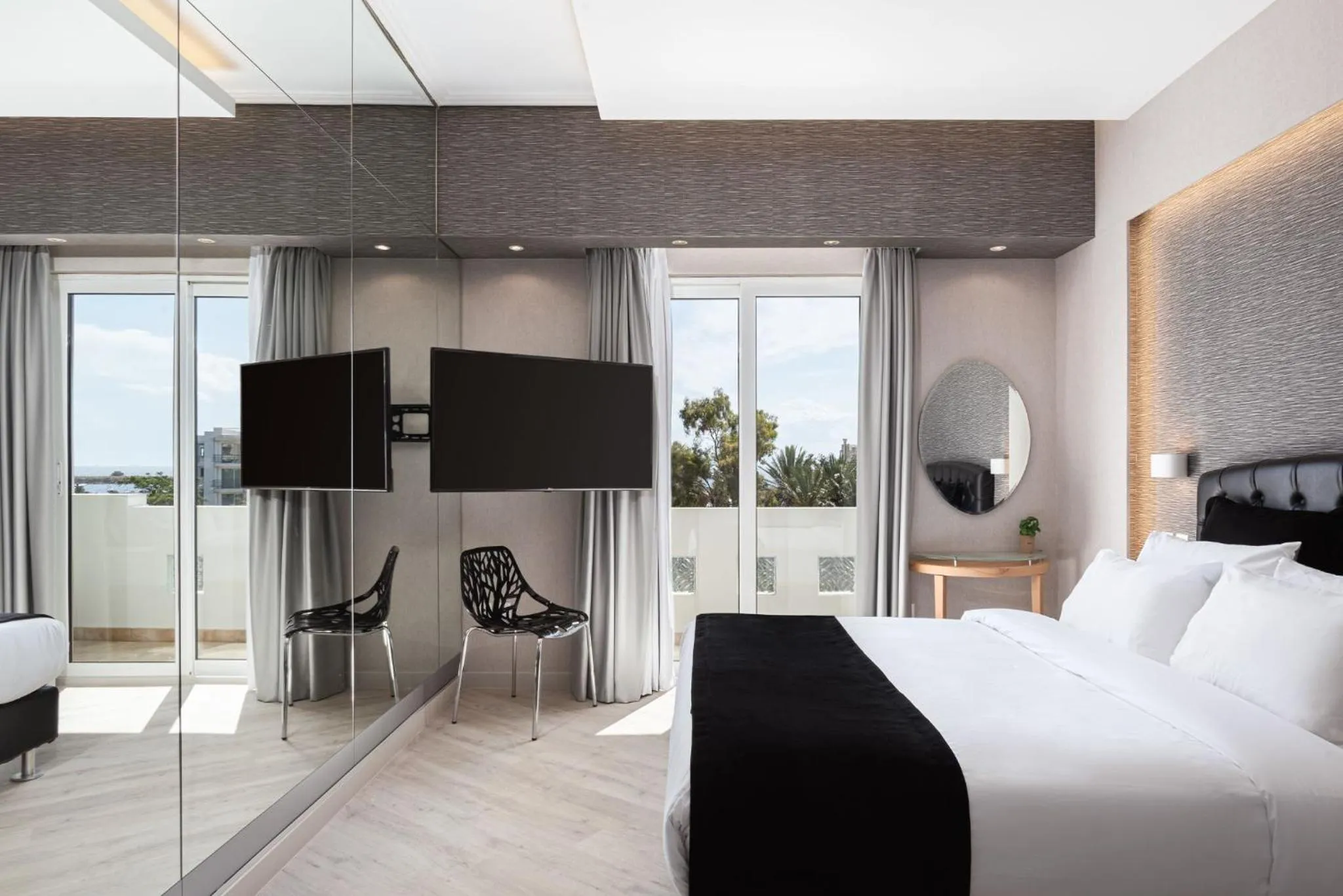 Bed in Kreoli Suites Glyfada