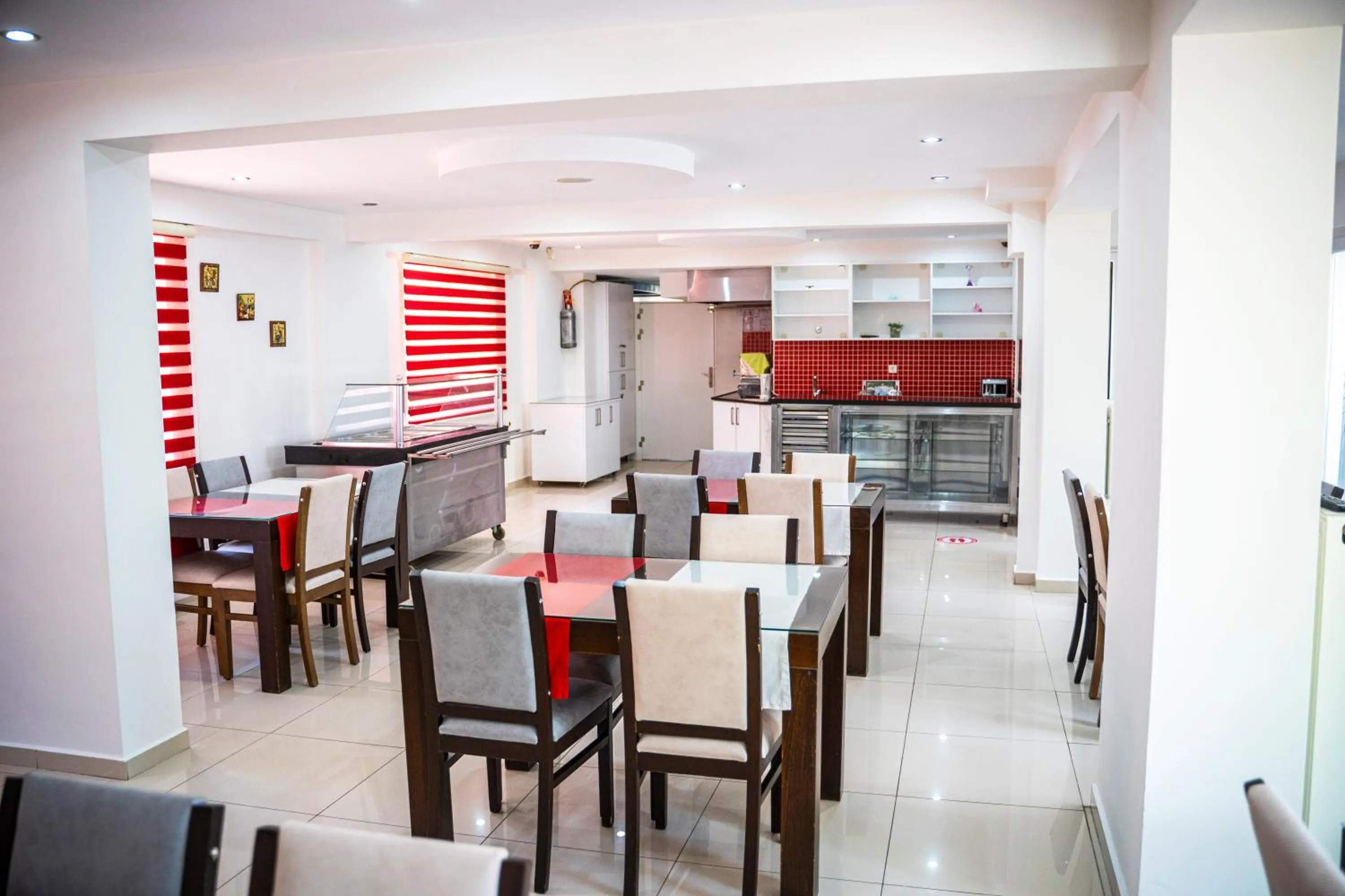 Restaurant/places to eat in Sirin Residence