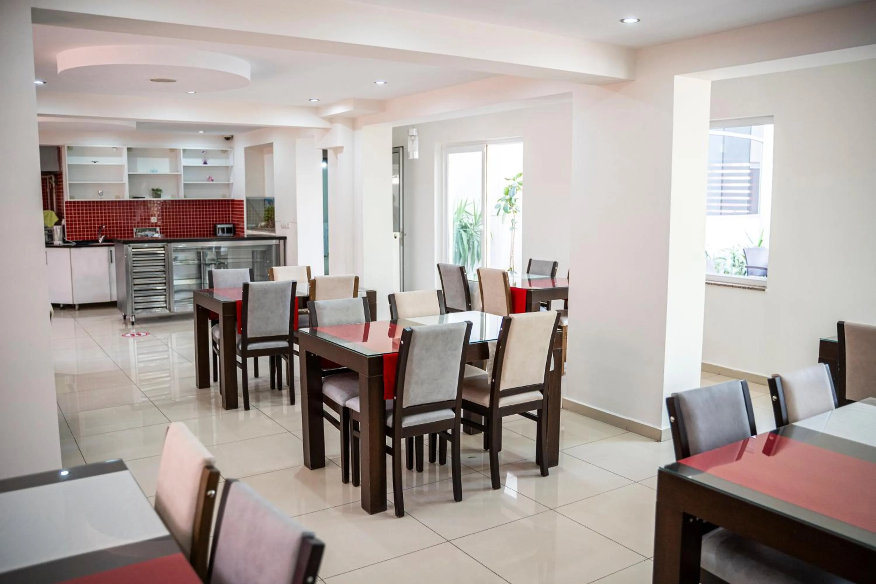 Restaurant/places to eat in Sirin Residence