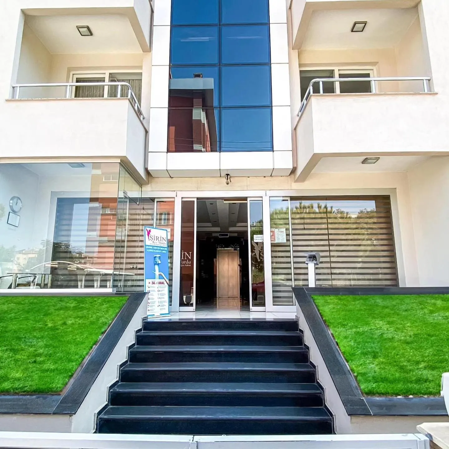 Facade/entrance in Sirin Residence