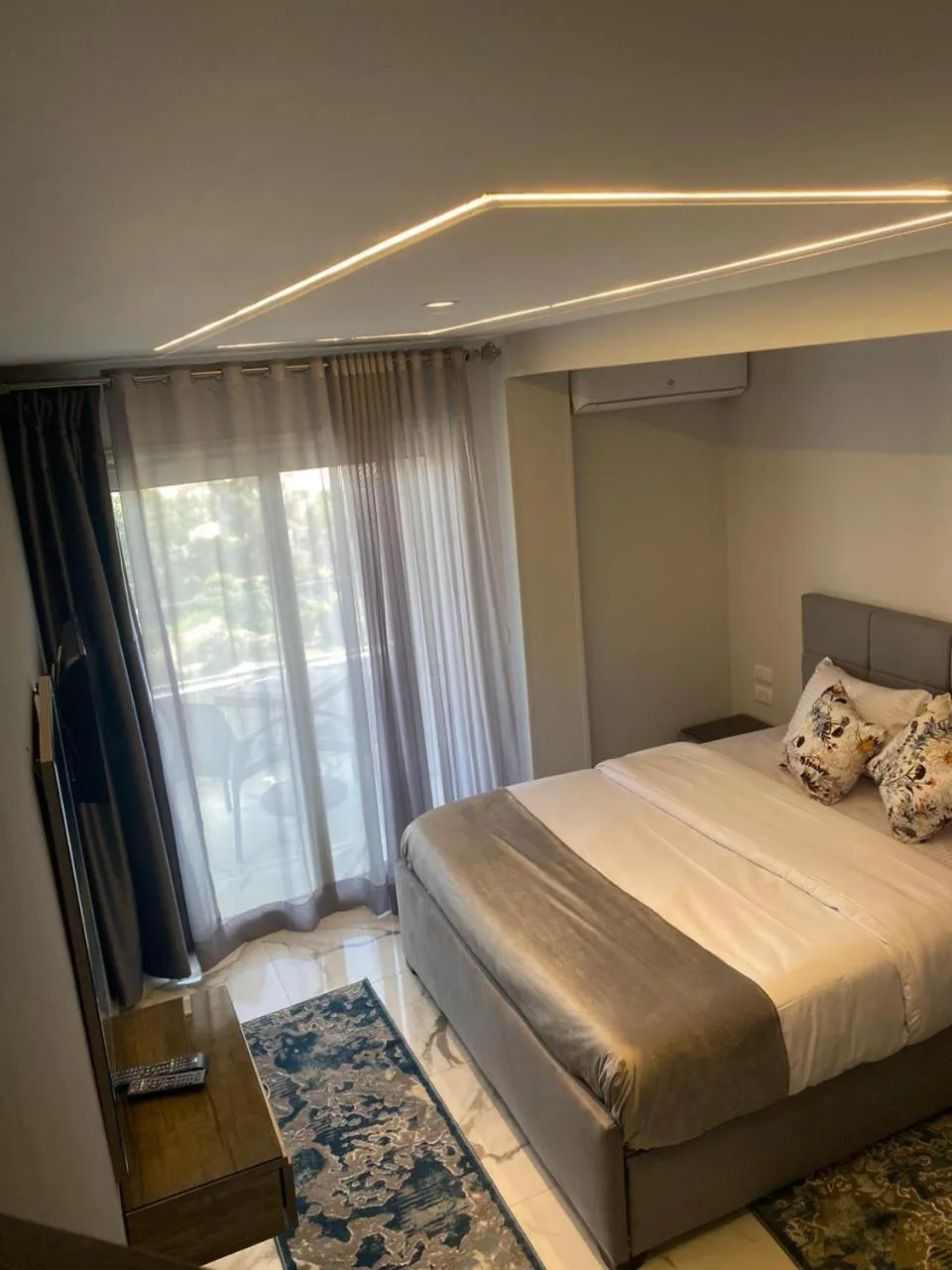 Bed in pyramids grand museum inn