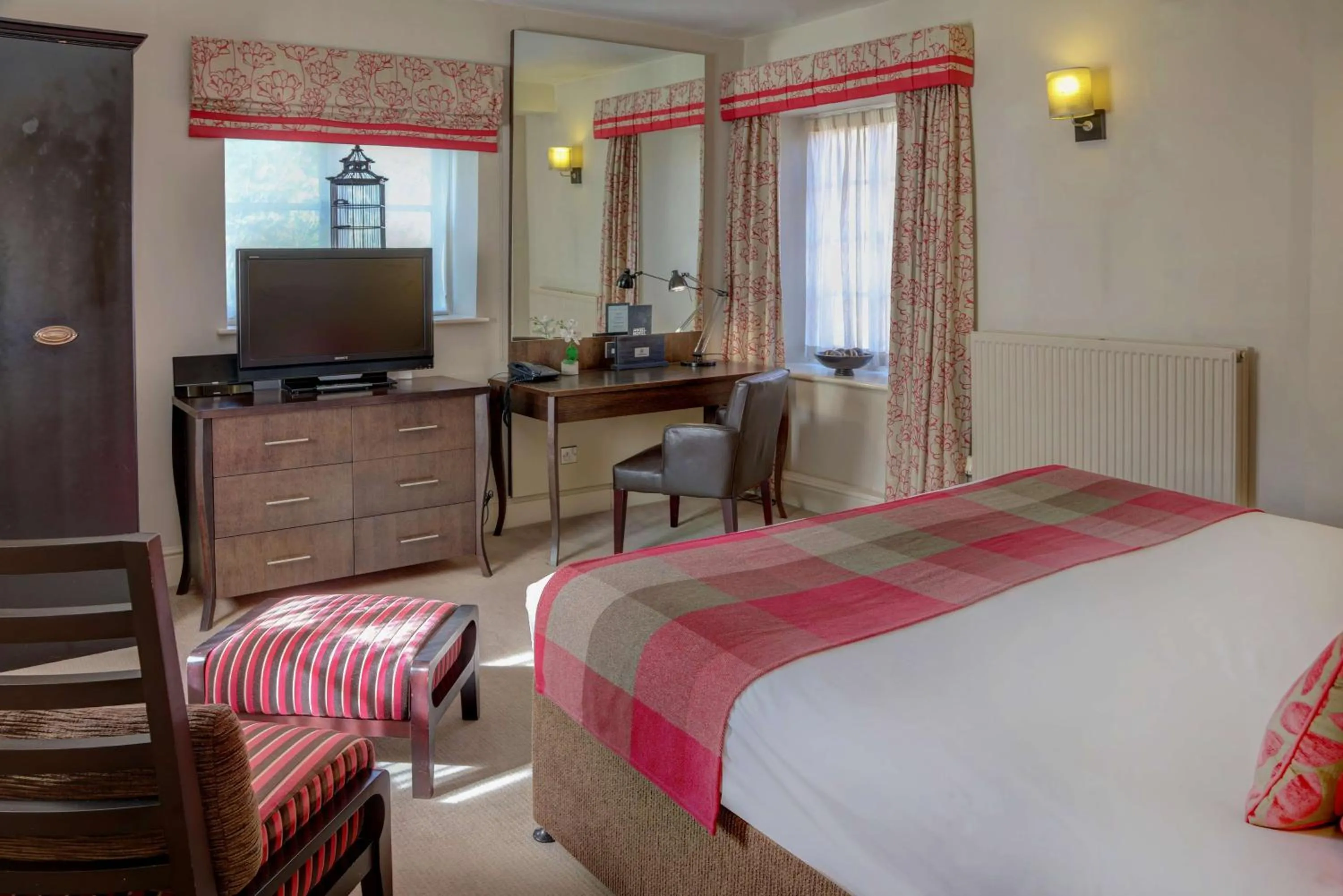 TV and multimedia, Bed in Best Western Plus Angel Hotel