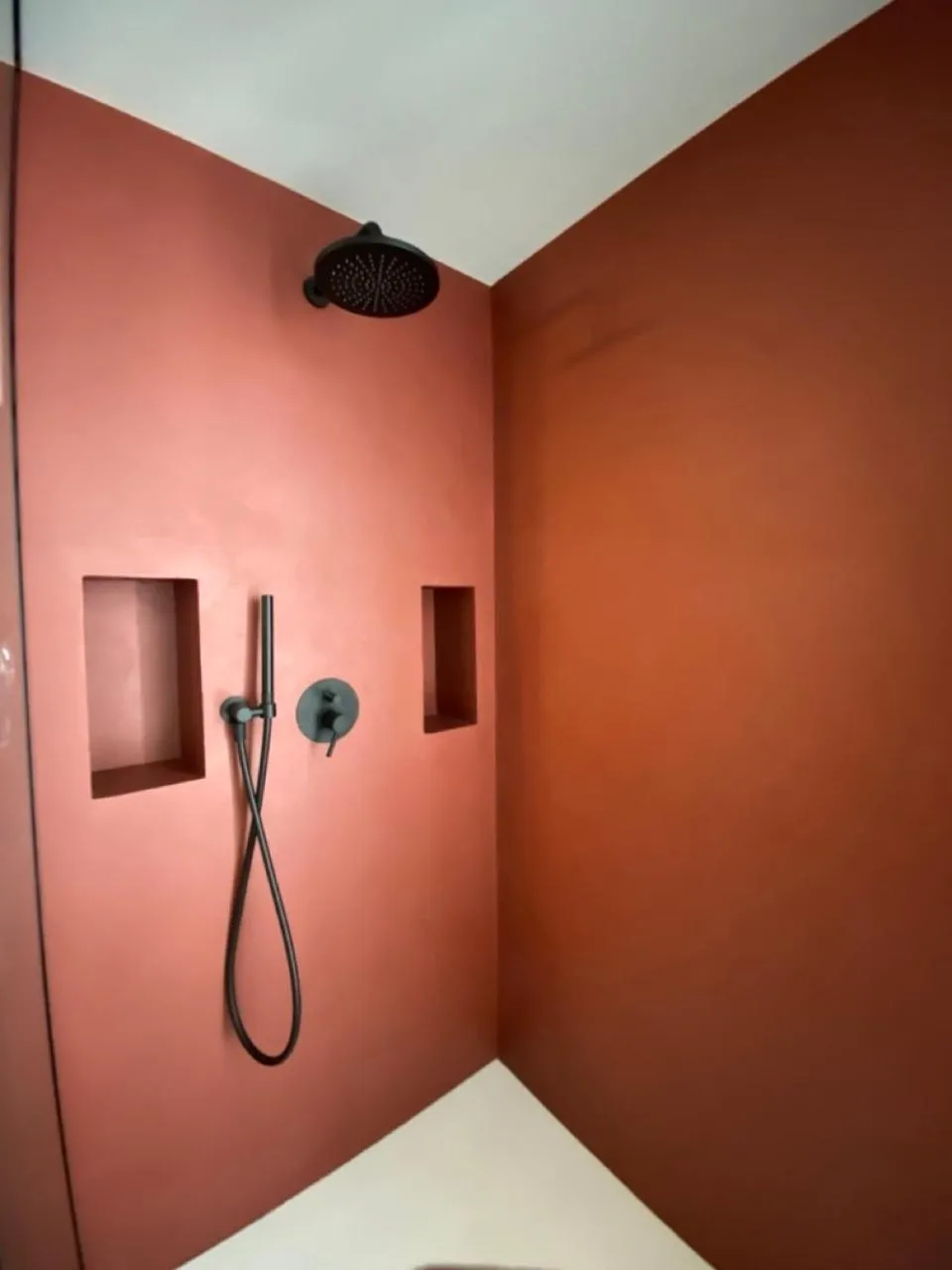 Shower in Roiss Haus Suites