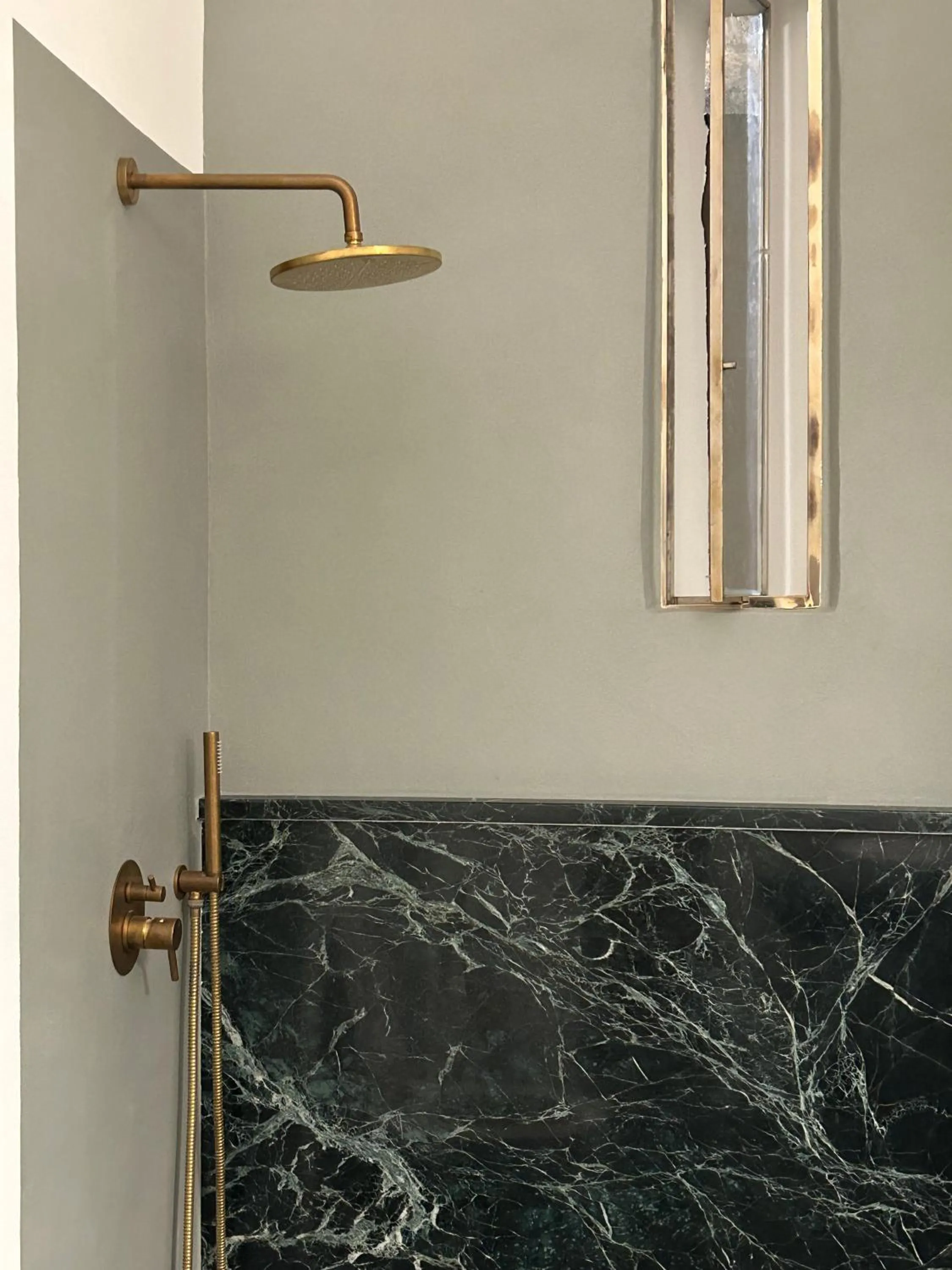 Shower in Roiss Haus Suites