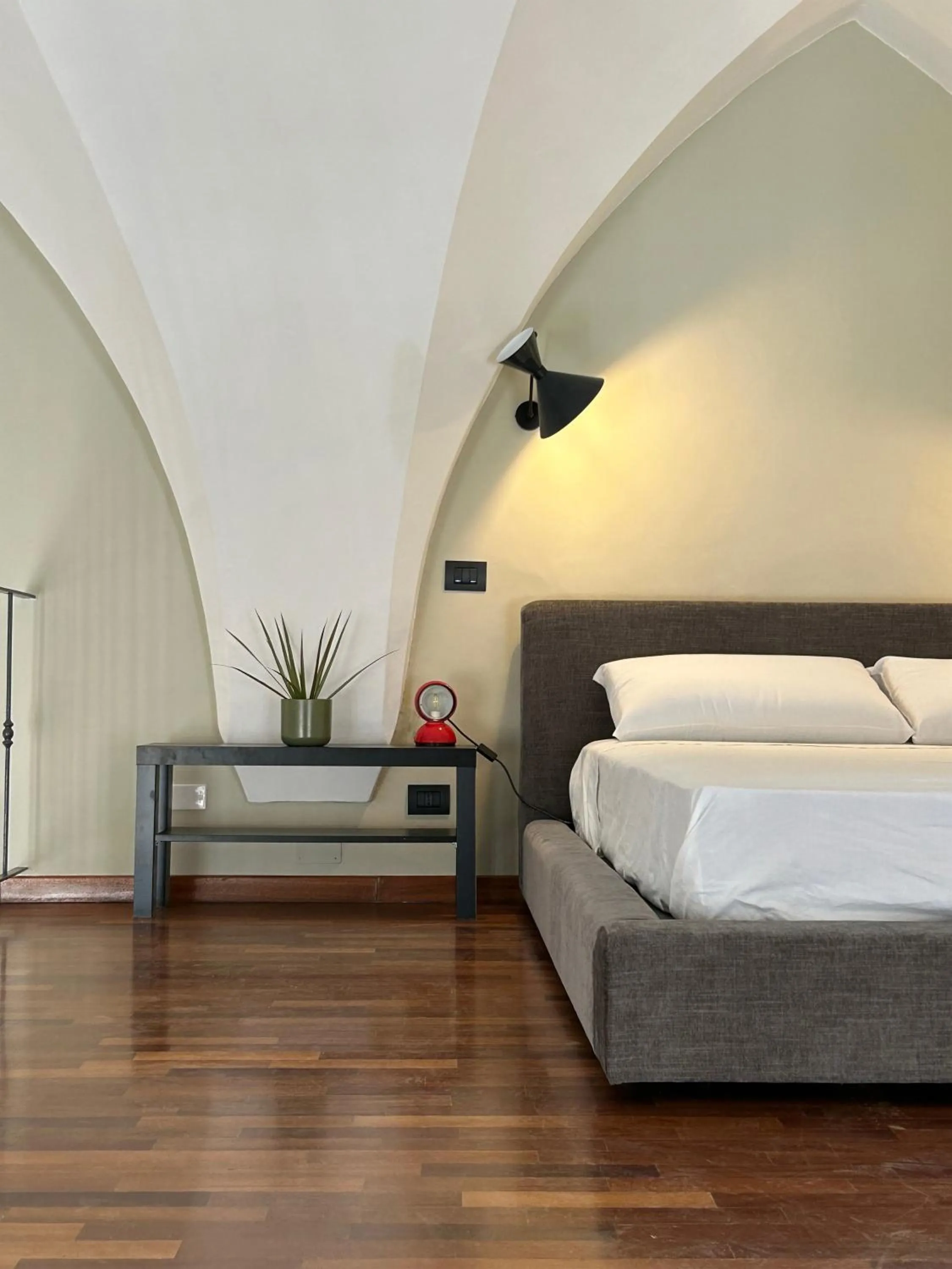 Bedroom, Bed in Roiss Haus Suites