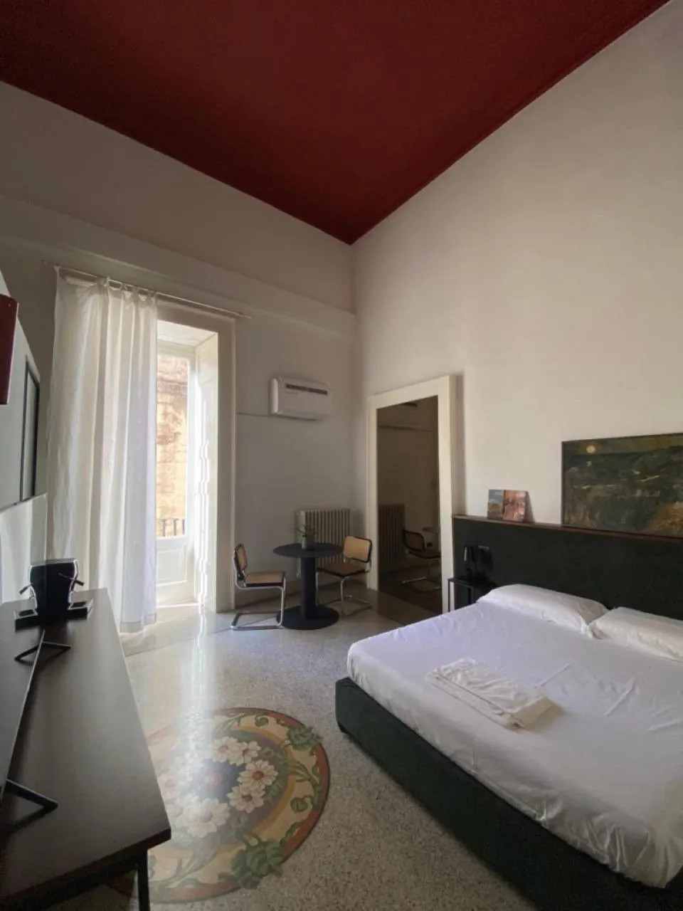 Bedroom, Bed in Roiss Haus Suites