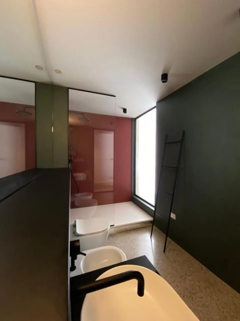 Bathroom, Bed in Roiss Haus Suites