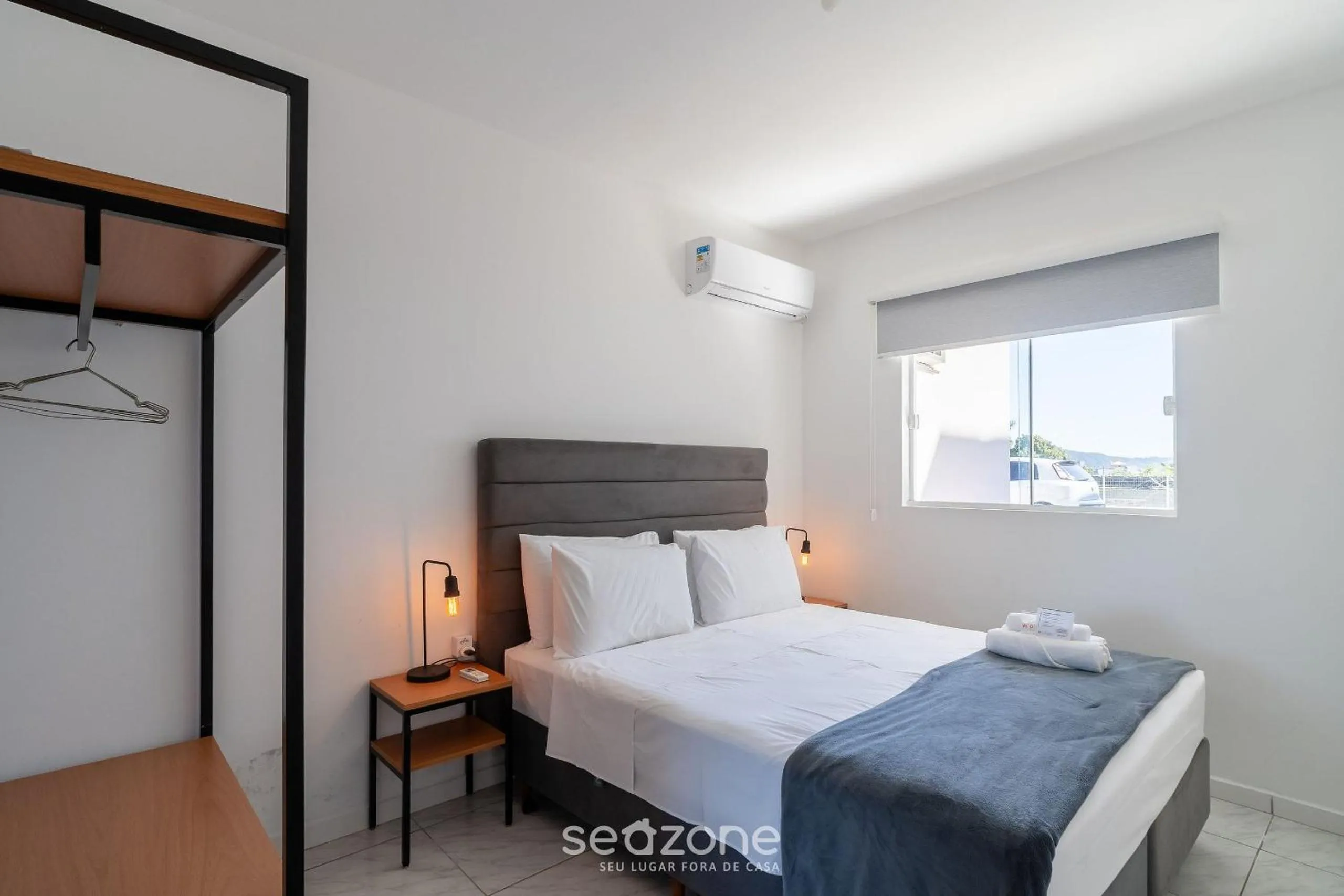 Bedroom, Bed in Apartamentos em Jurerê - JMA