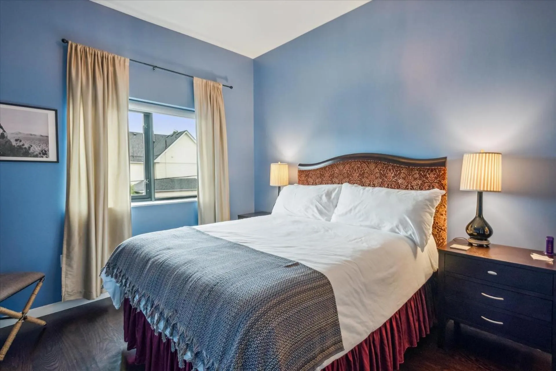 Bed in VioletSuitesPDX Boutique Hotel