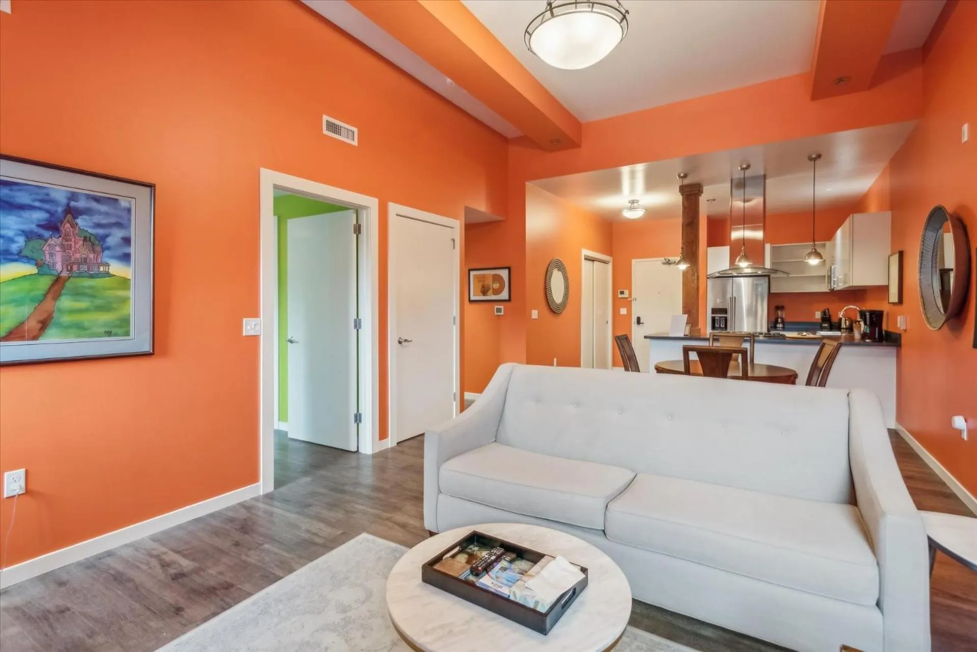 VioletSuitesPDX Boutique Hotel